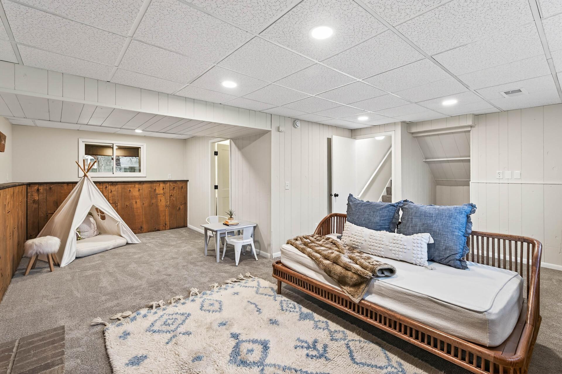 7317 Colorado Avenue N