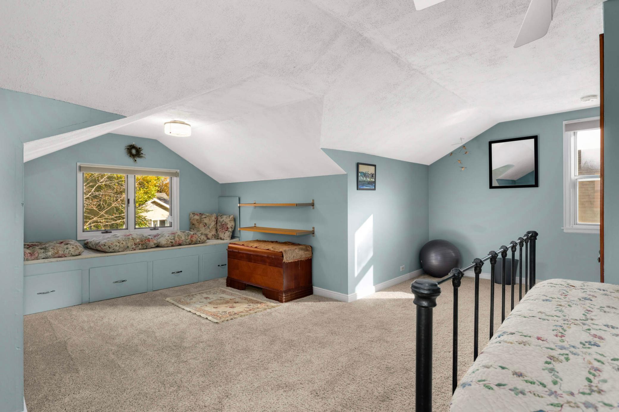 2742 Garfield Street NE