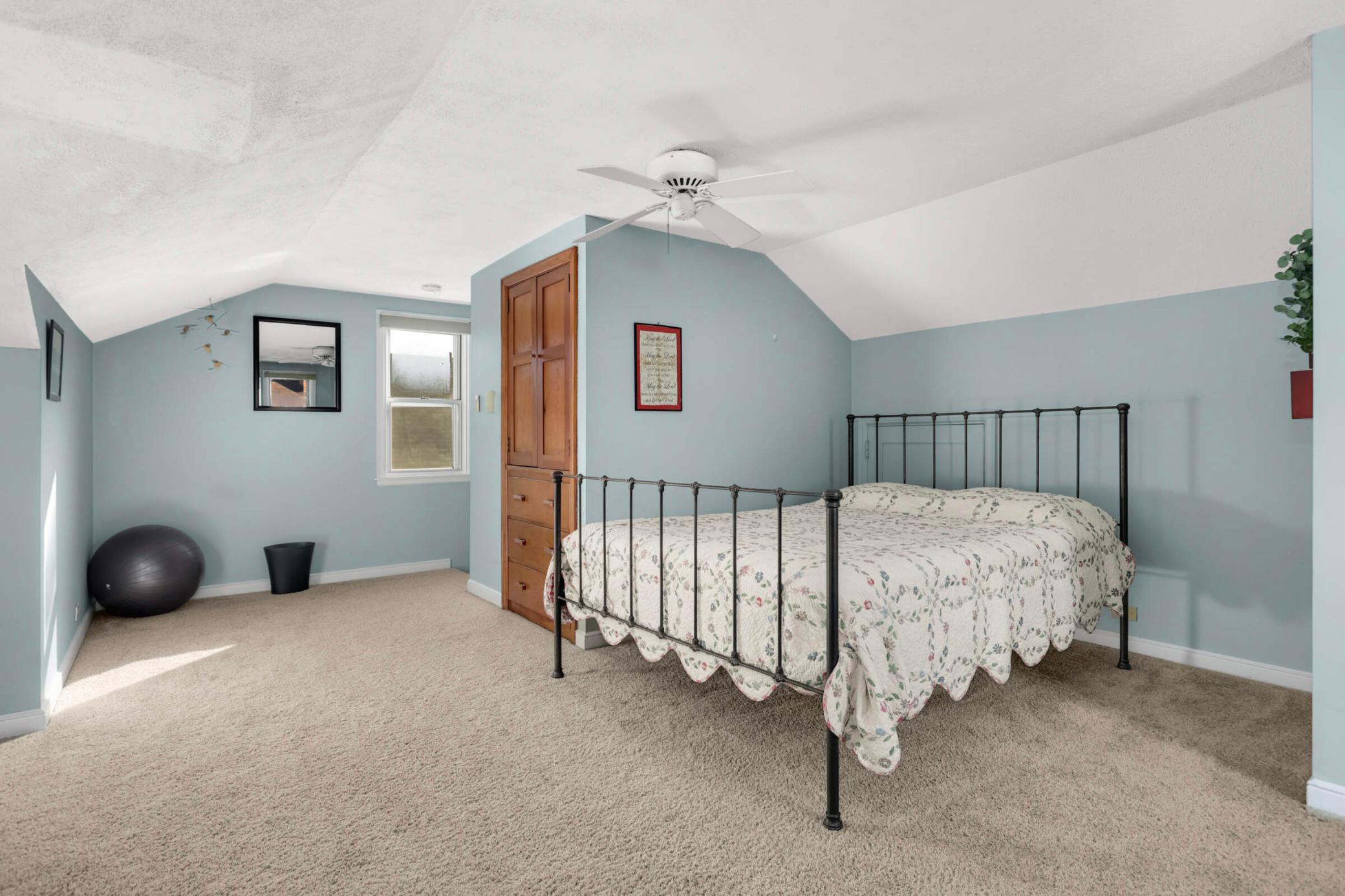 2742 Garfield Street NE