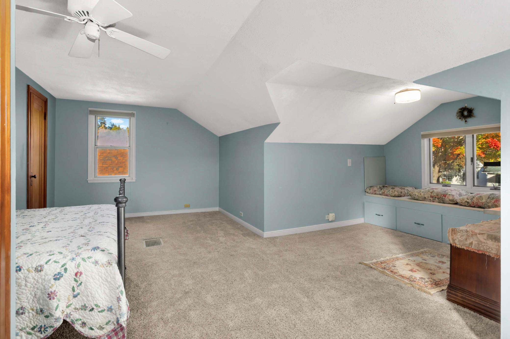 2742 Garfield Street NE