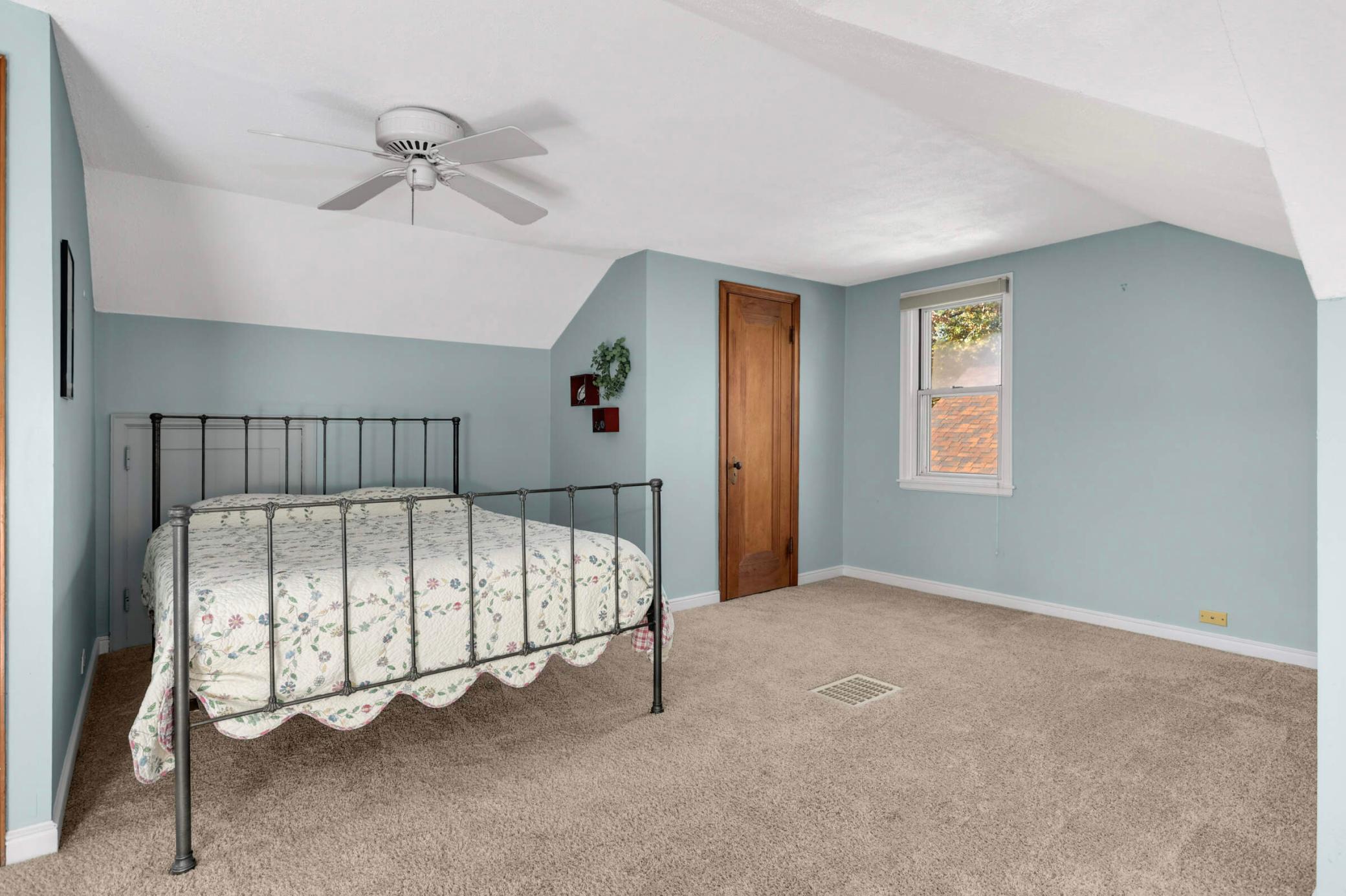 2742 Garfield Street NE