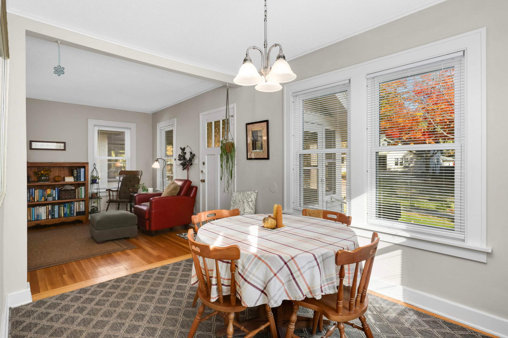 2742 Garfield Street NE