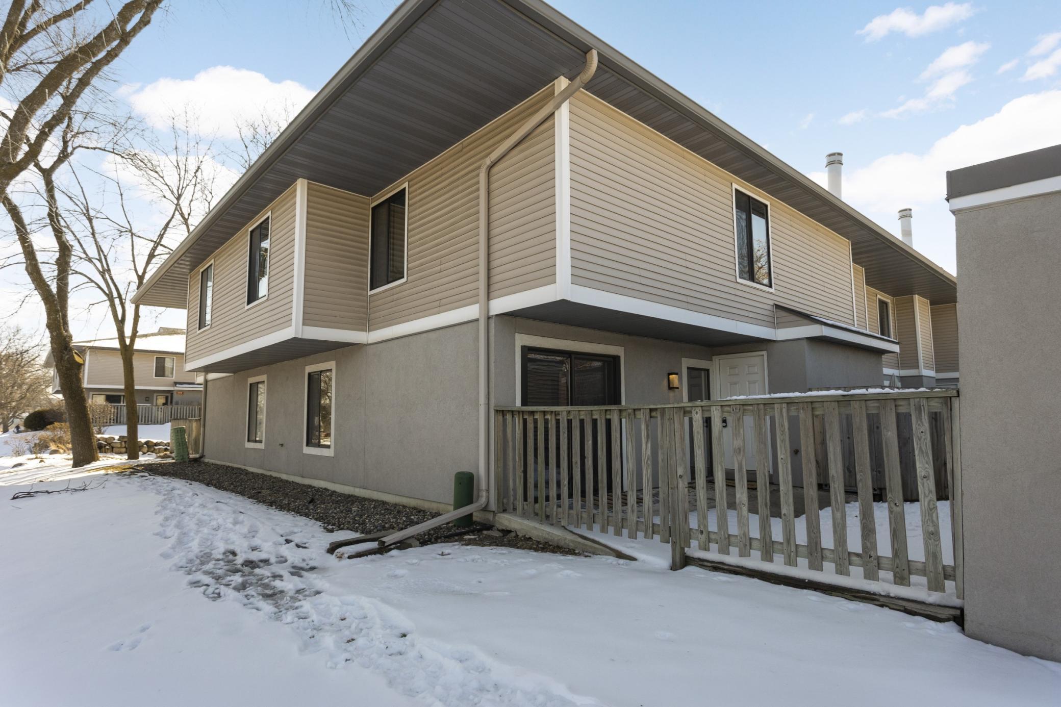 1100 Wagon Wheel Road