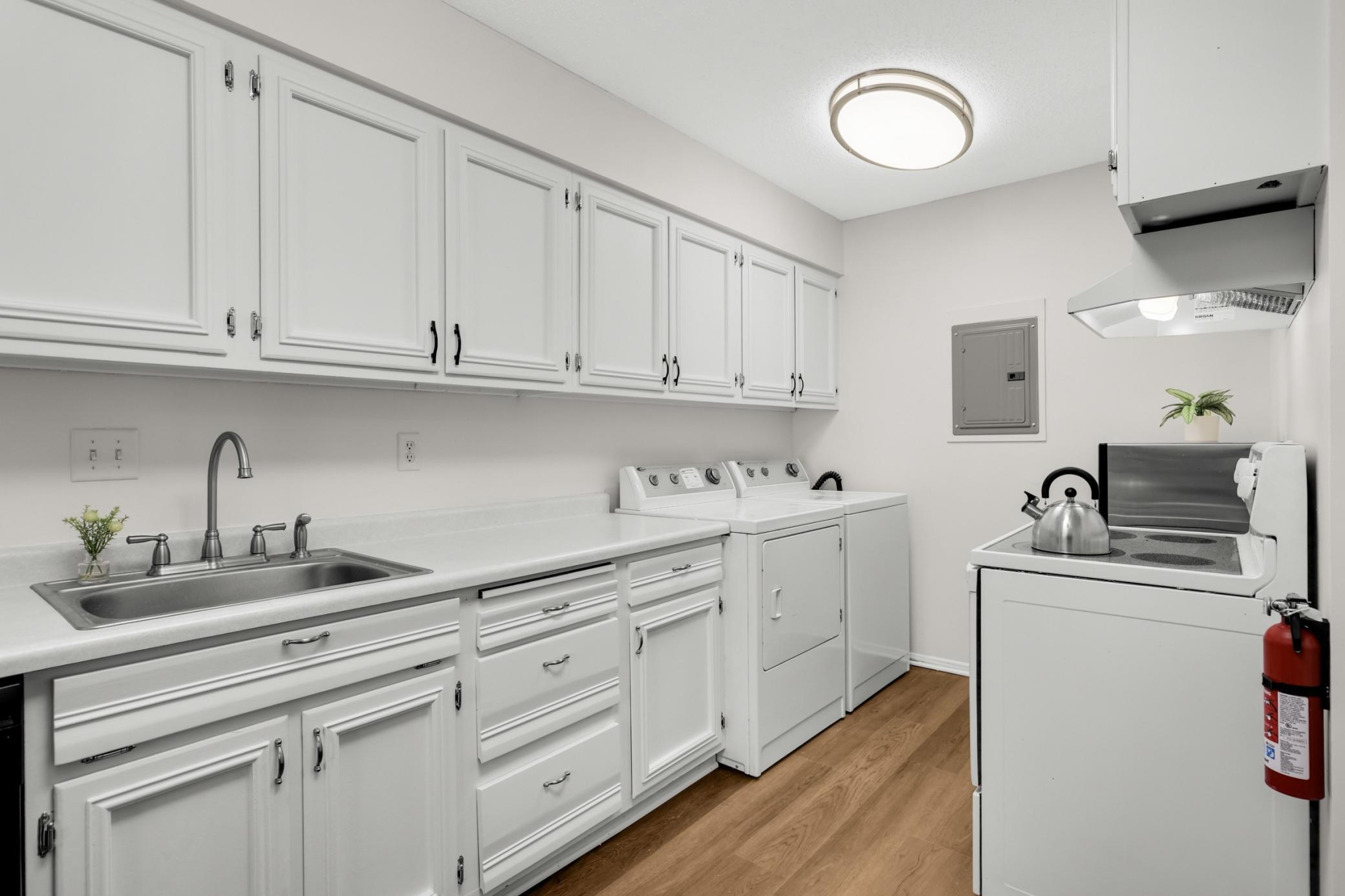 1100 Wagon Wheel Road