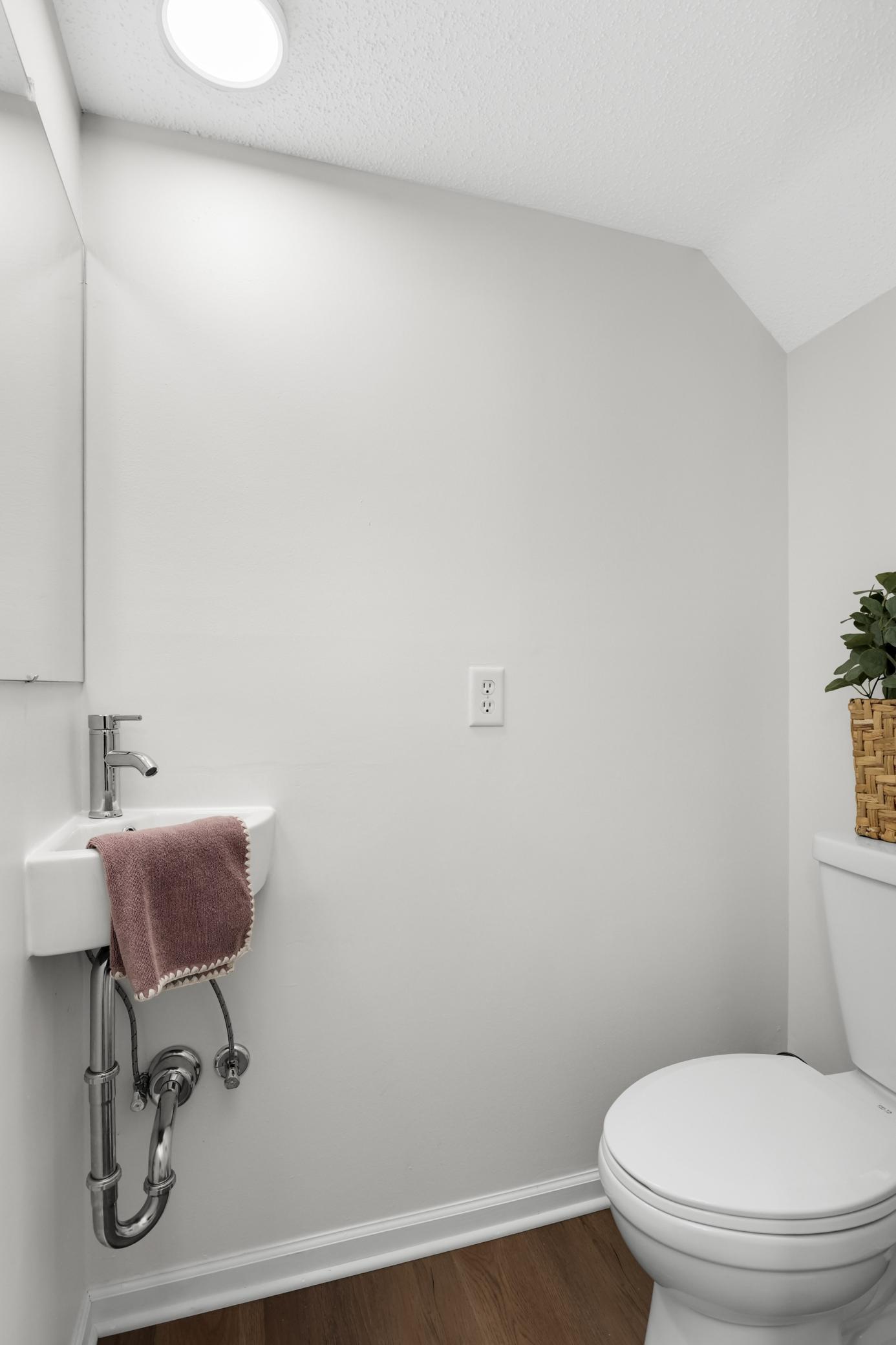 1100 Wagon Wheel Road