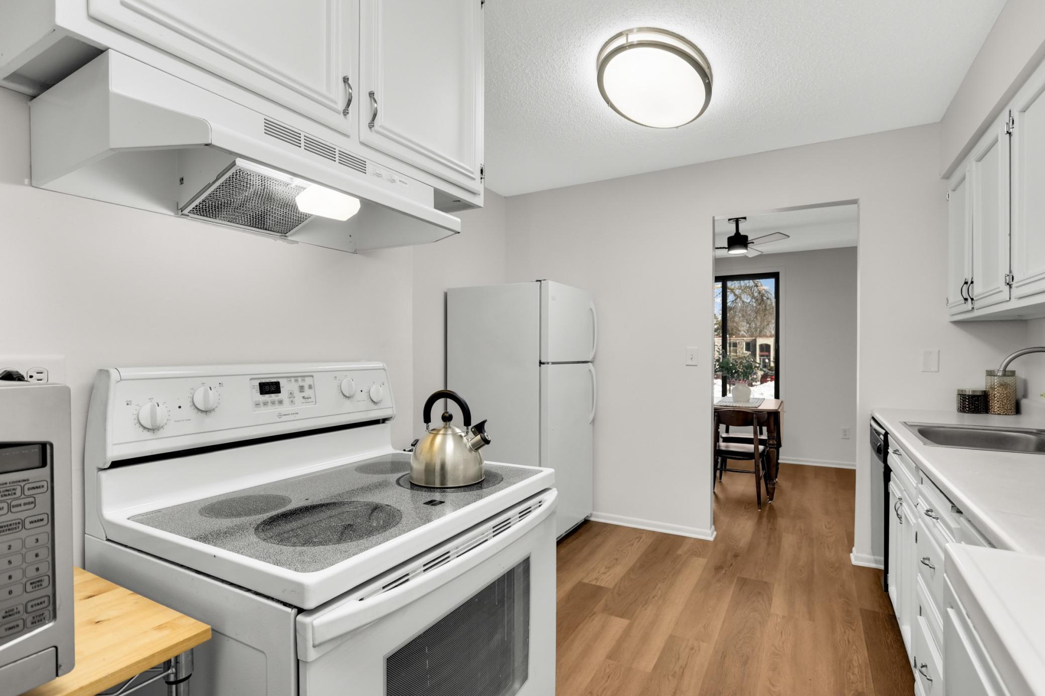 1100 Wagon Wheel Road