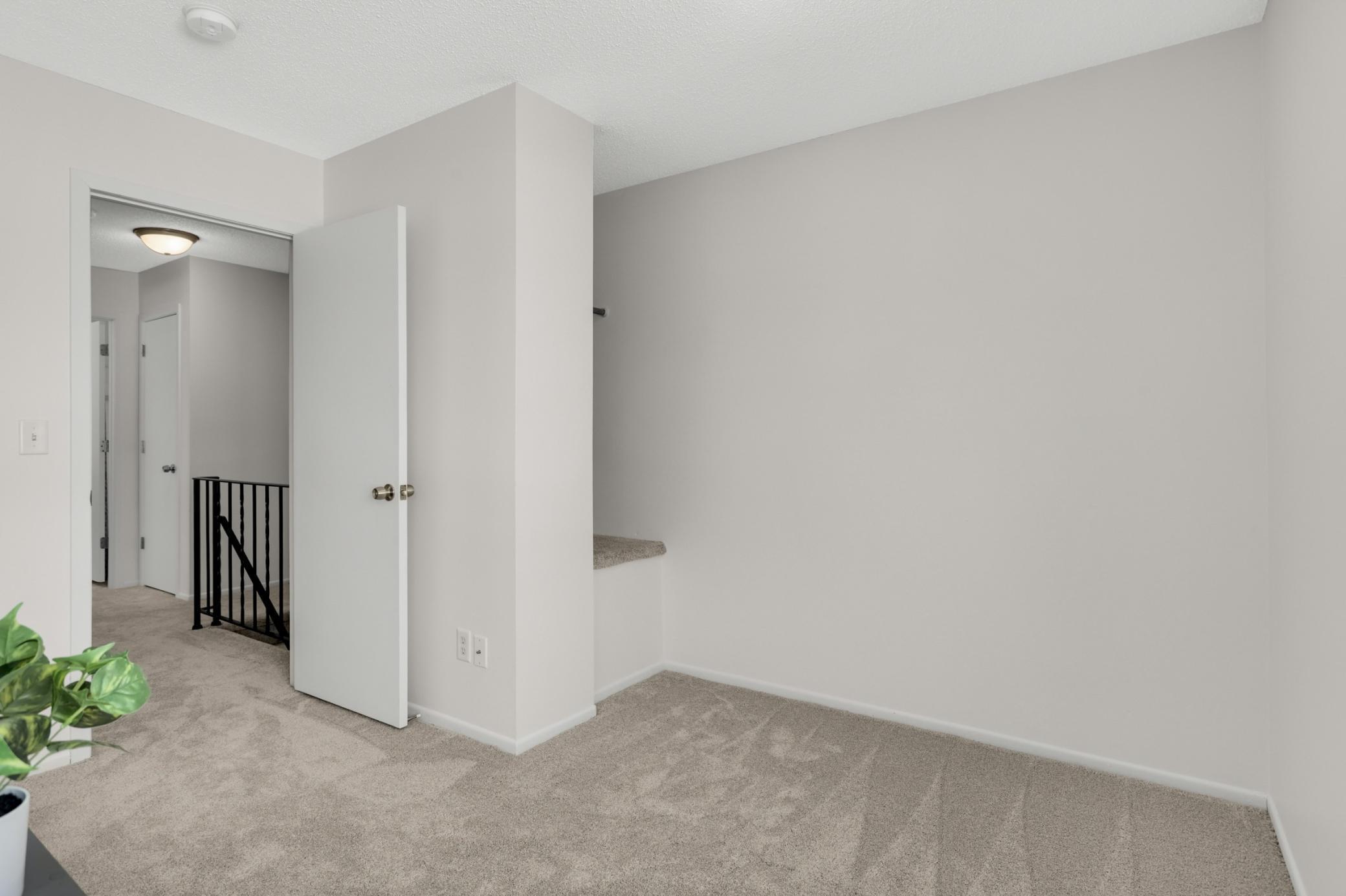 1100 Wagon Wheel Road