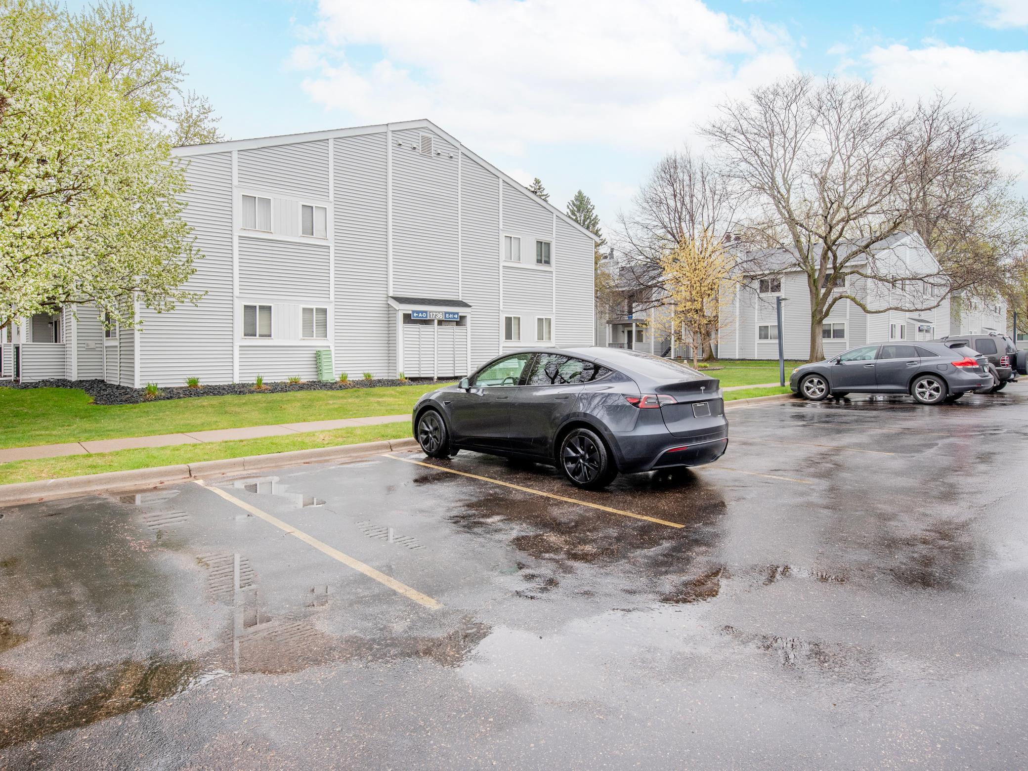 1736 Pleasant Street Unit: A