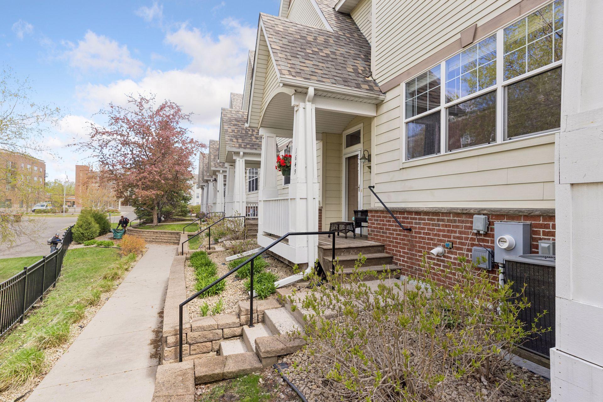 1649 Arona Street Unit: 6