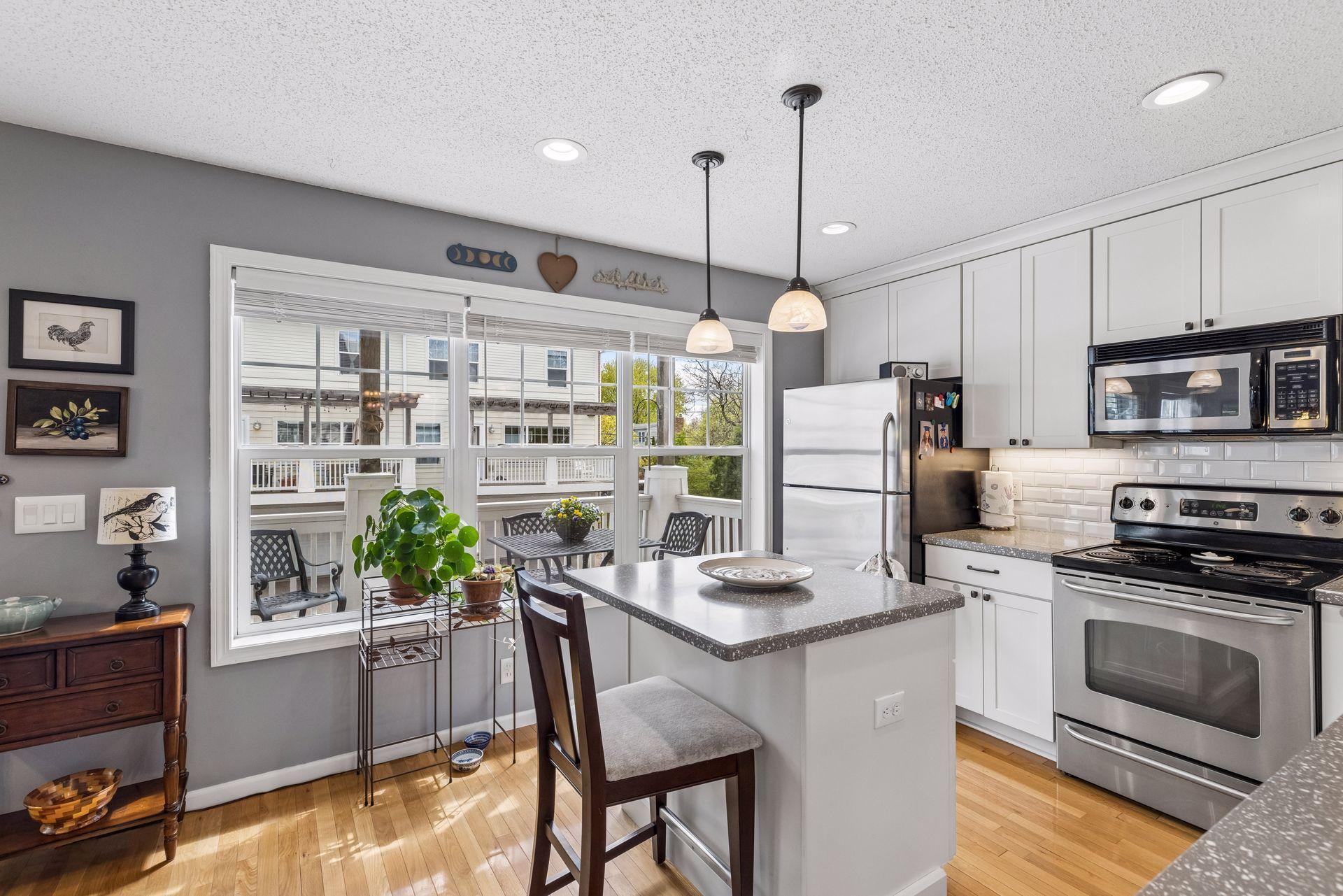 1649 Arona Street Unit: 6