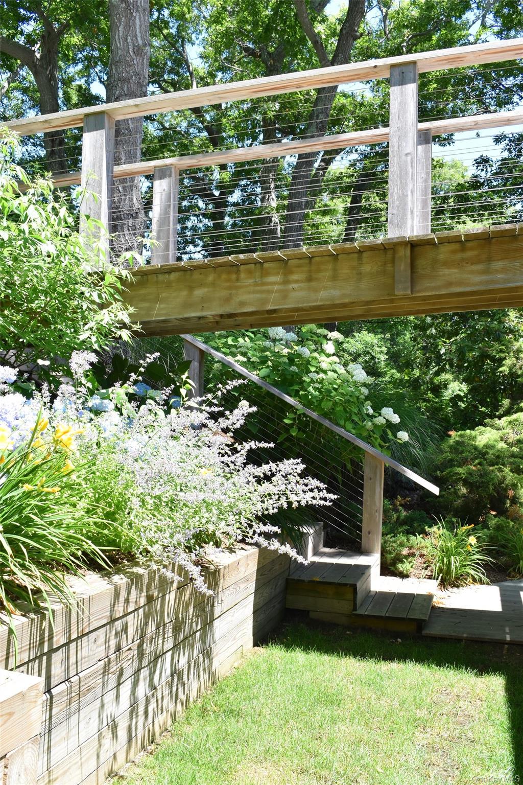 33 Peters Path