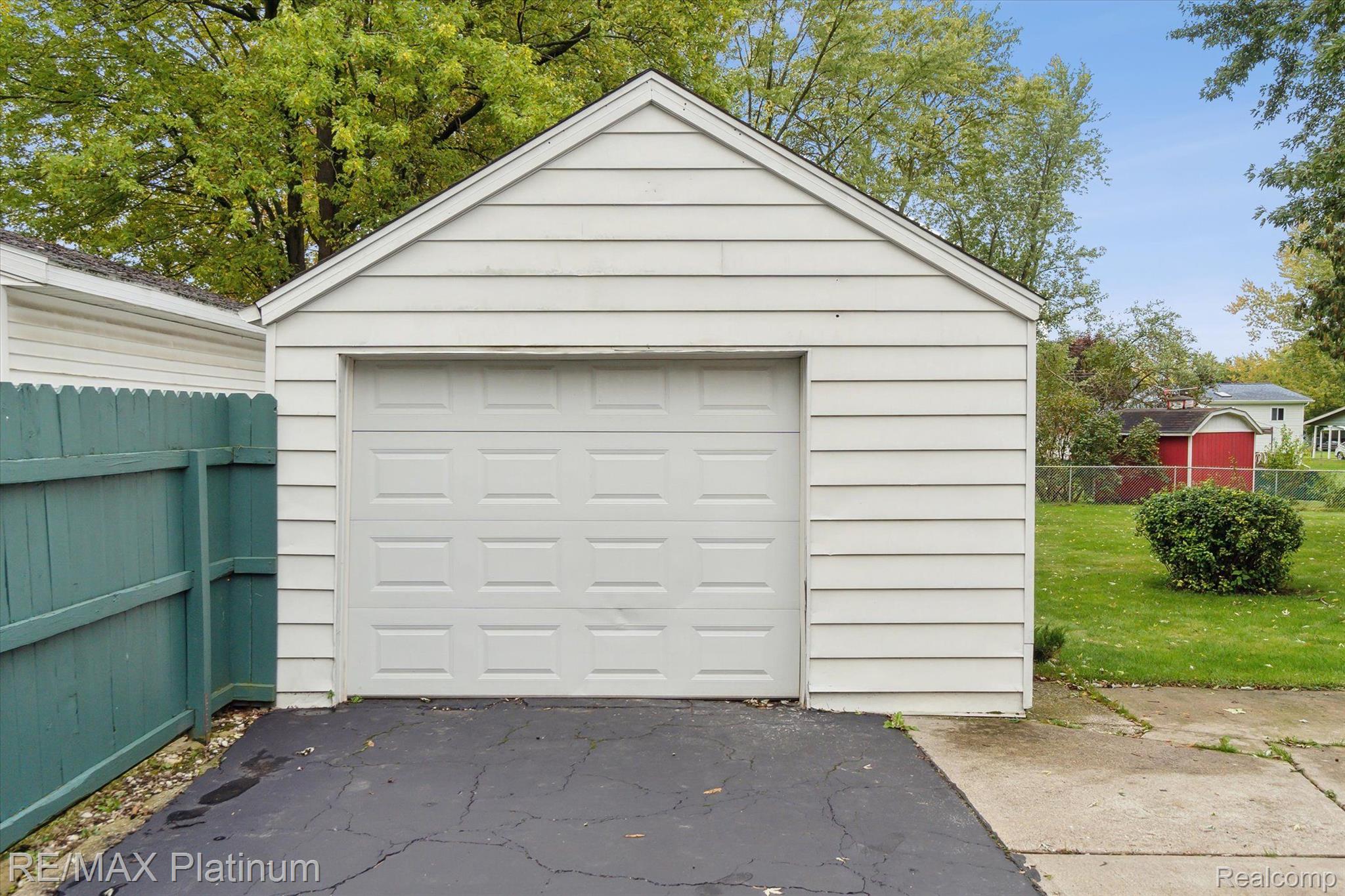 640 Wilson Ave. Avenue