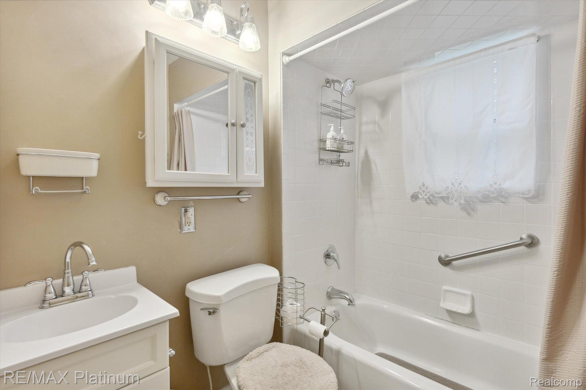 640 Wilson Ave. Avenue