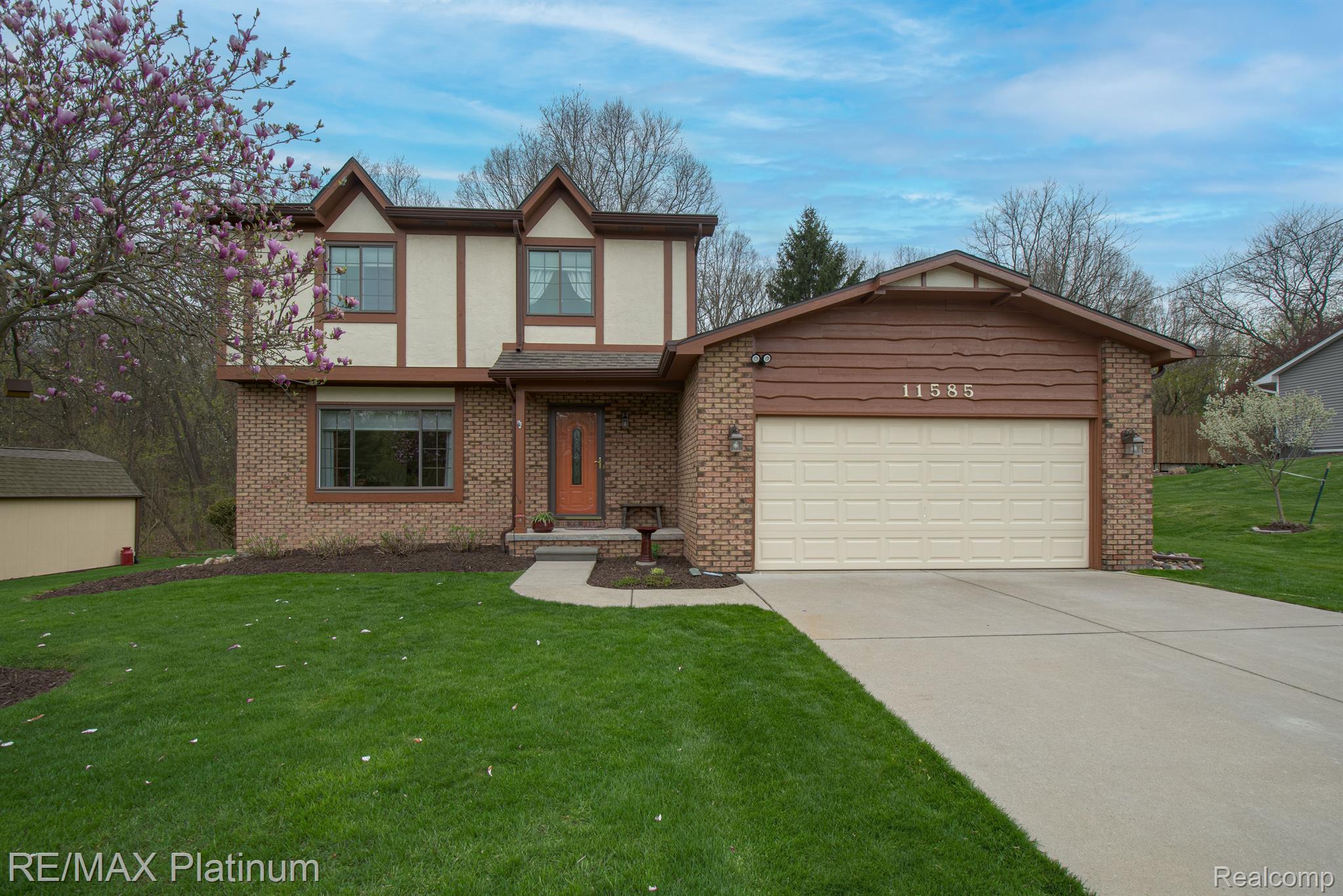 11585 Tipsico Lake Road