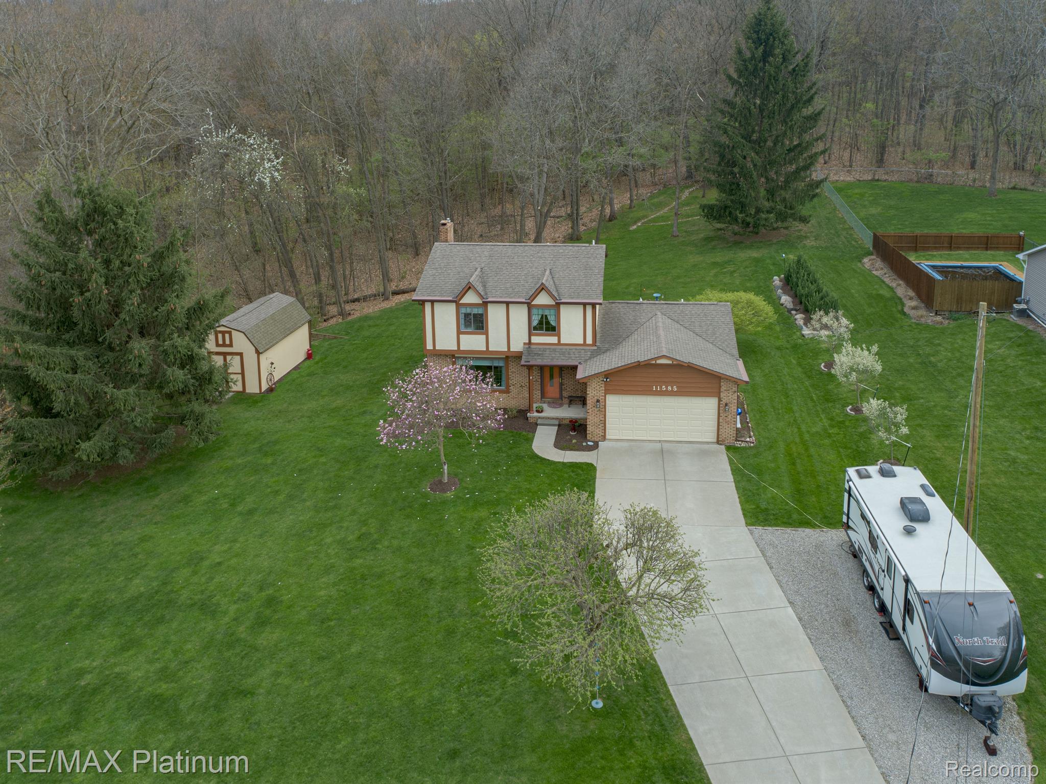 11585 Tipsico Lake Road