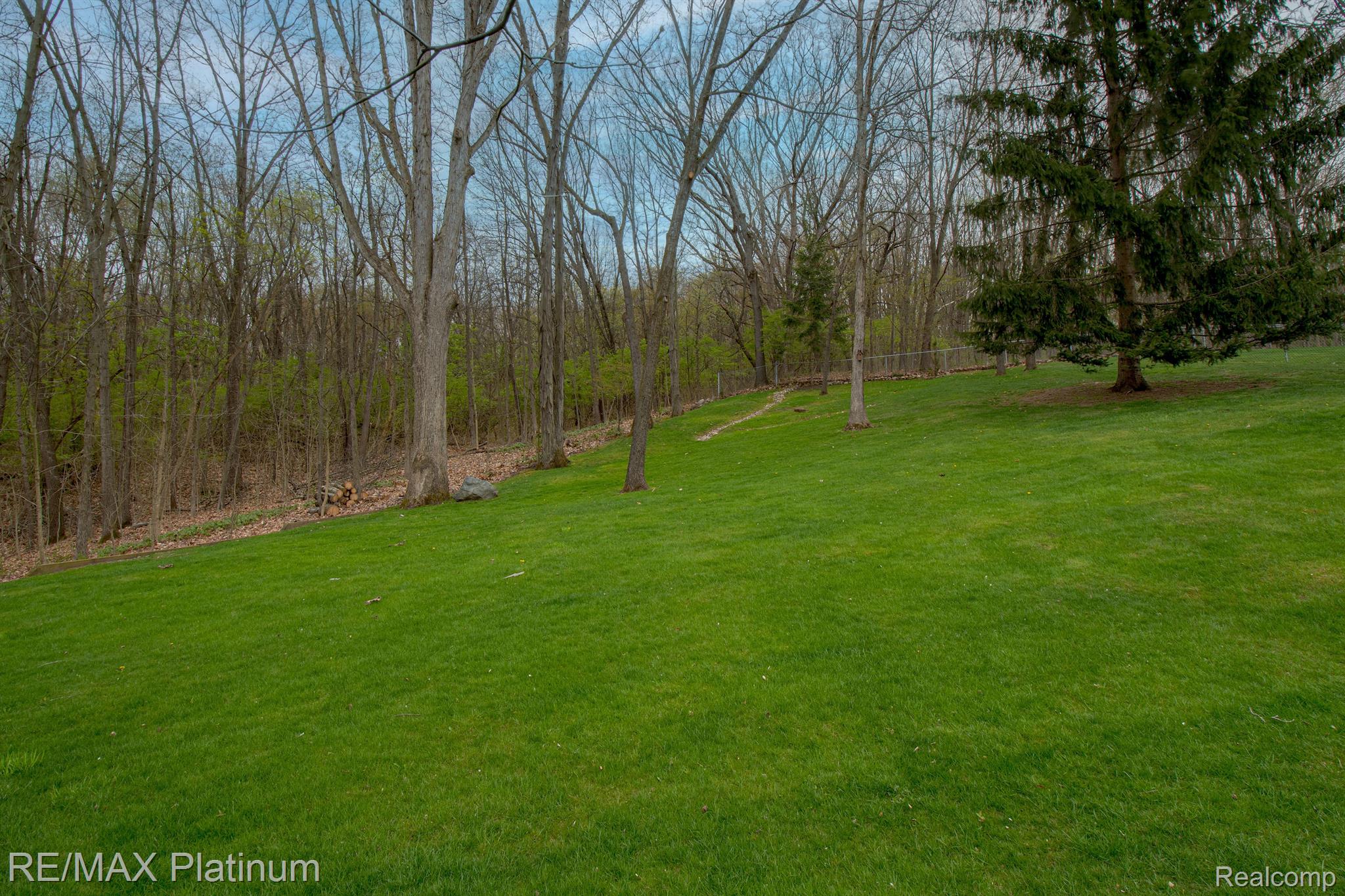 11585 Tipsico Lake Road