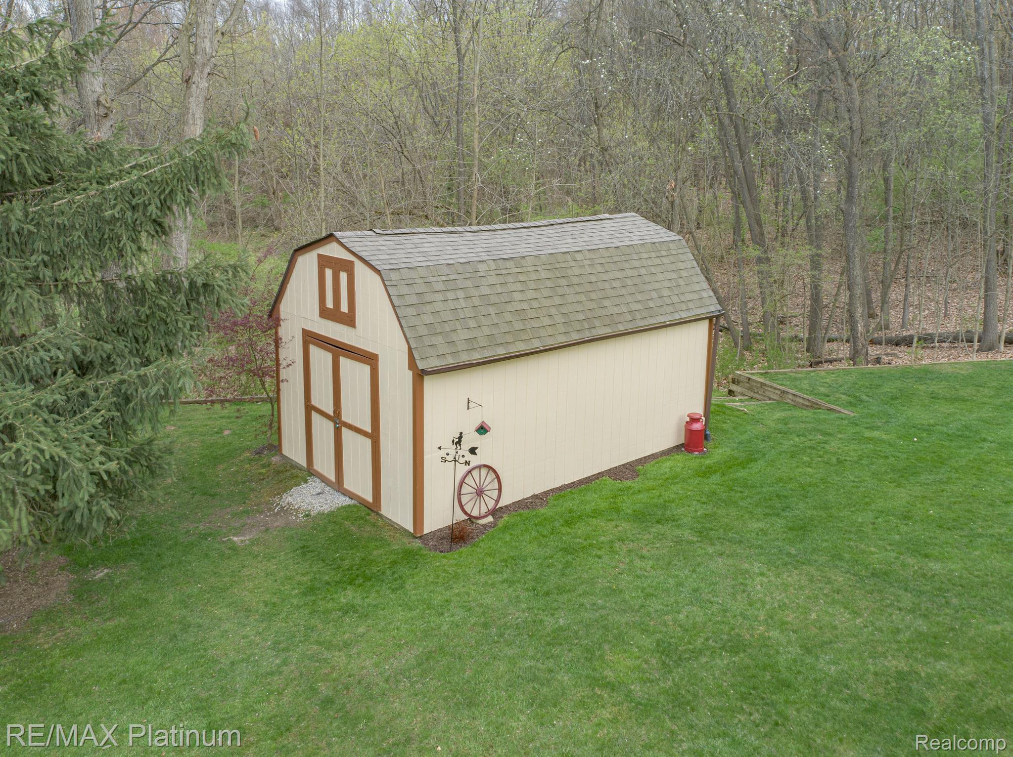 11585 Tipsico Lake Road