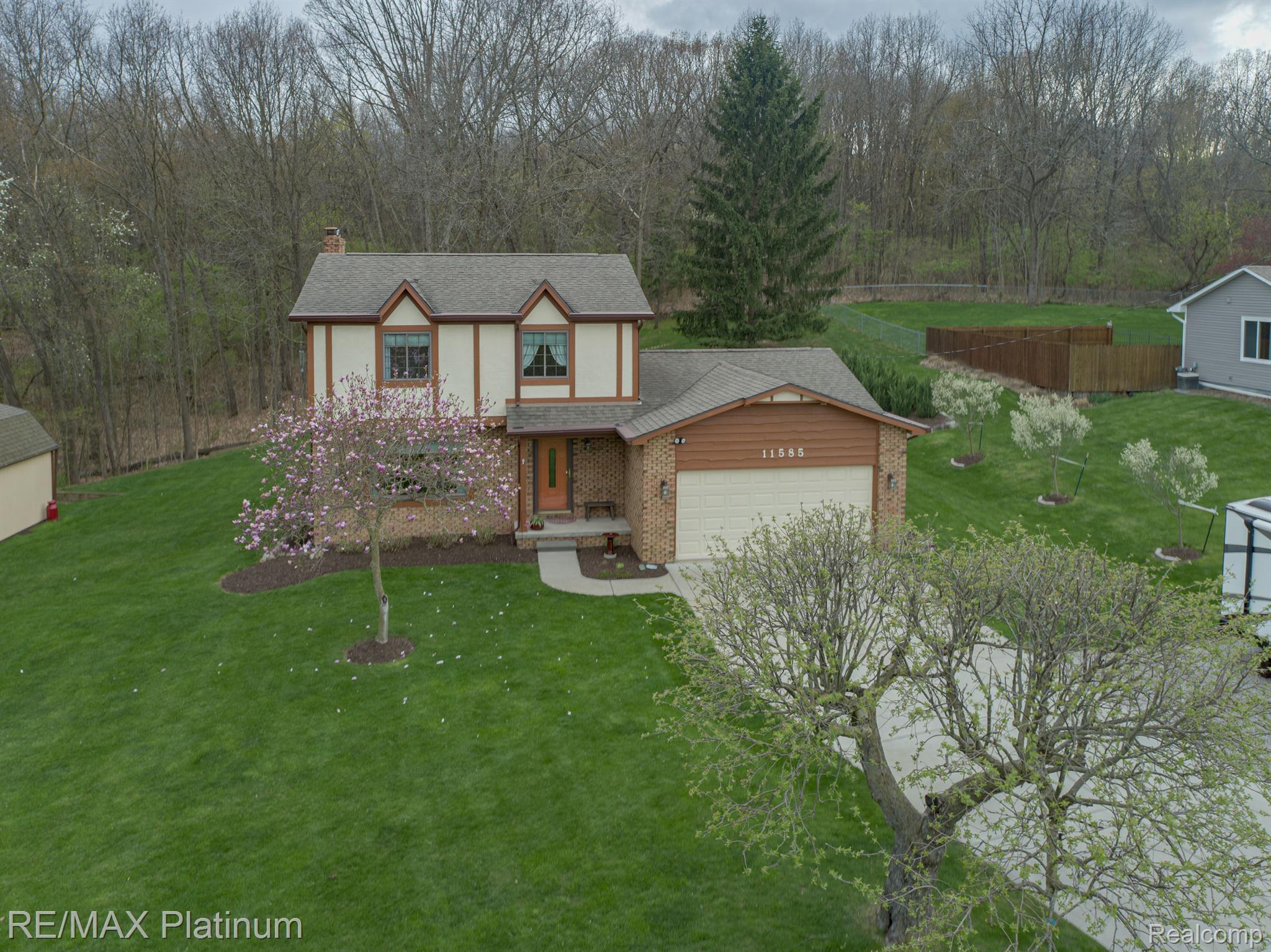 11585 Tipsico Lake Road