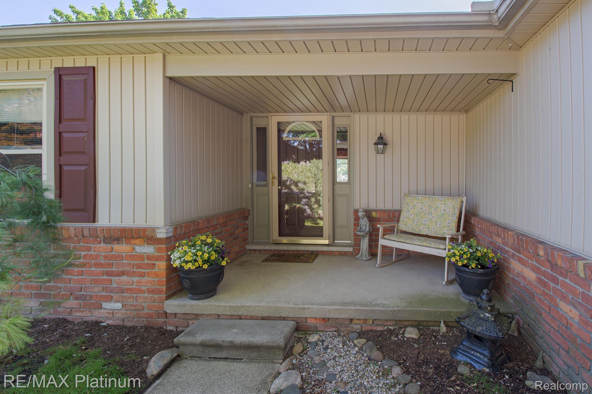 19050 CANTERBURY Drive