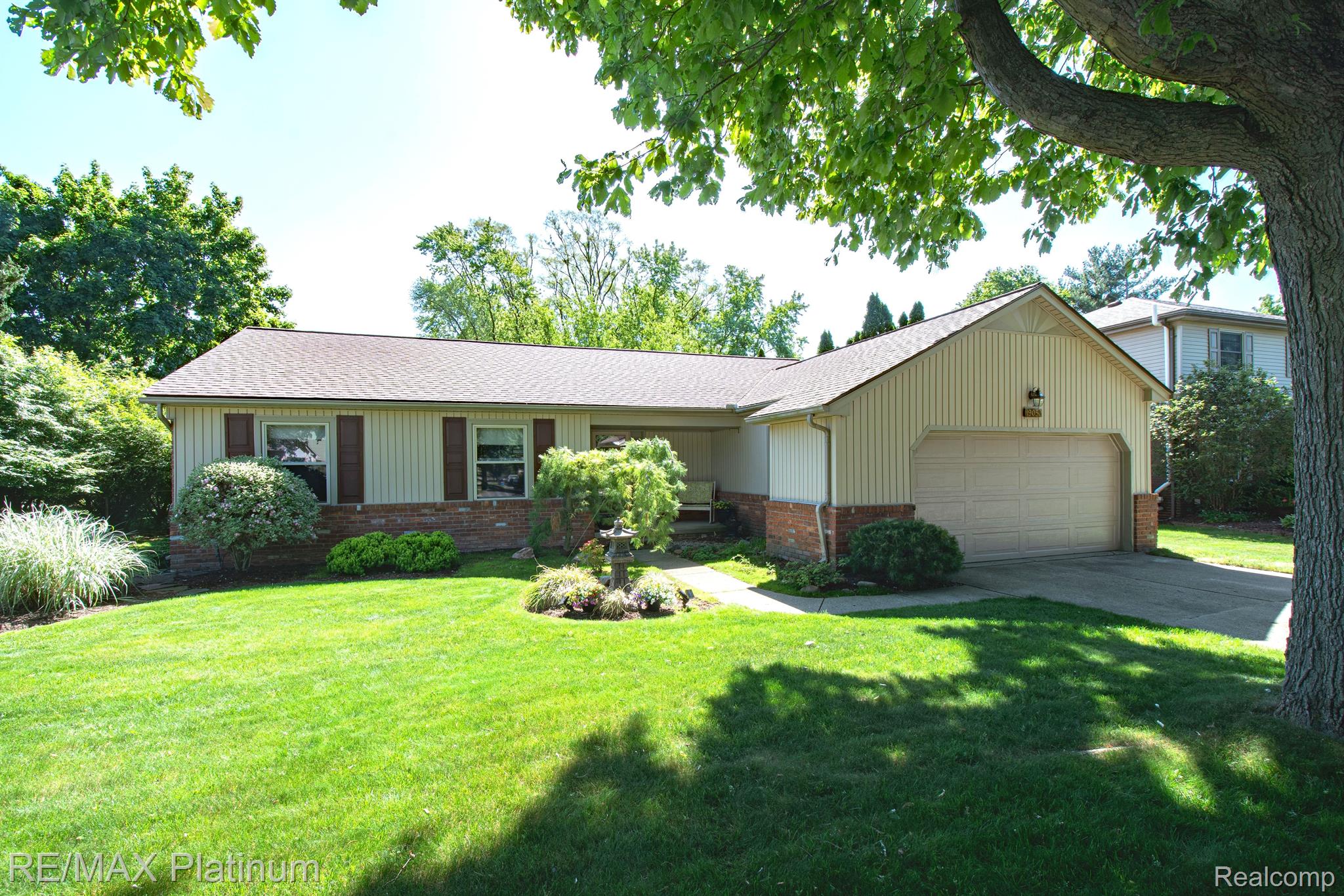 19050 CANTERBURY Drive