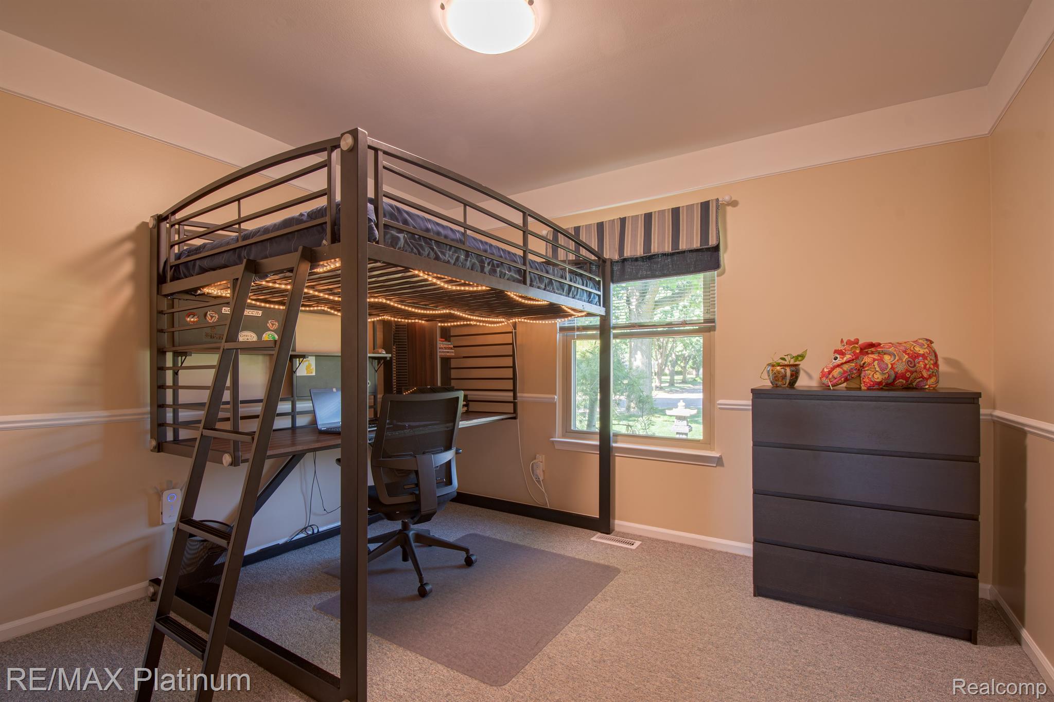 19050 CANTERBURY Drive