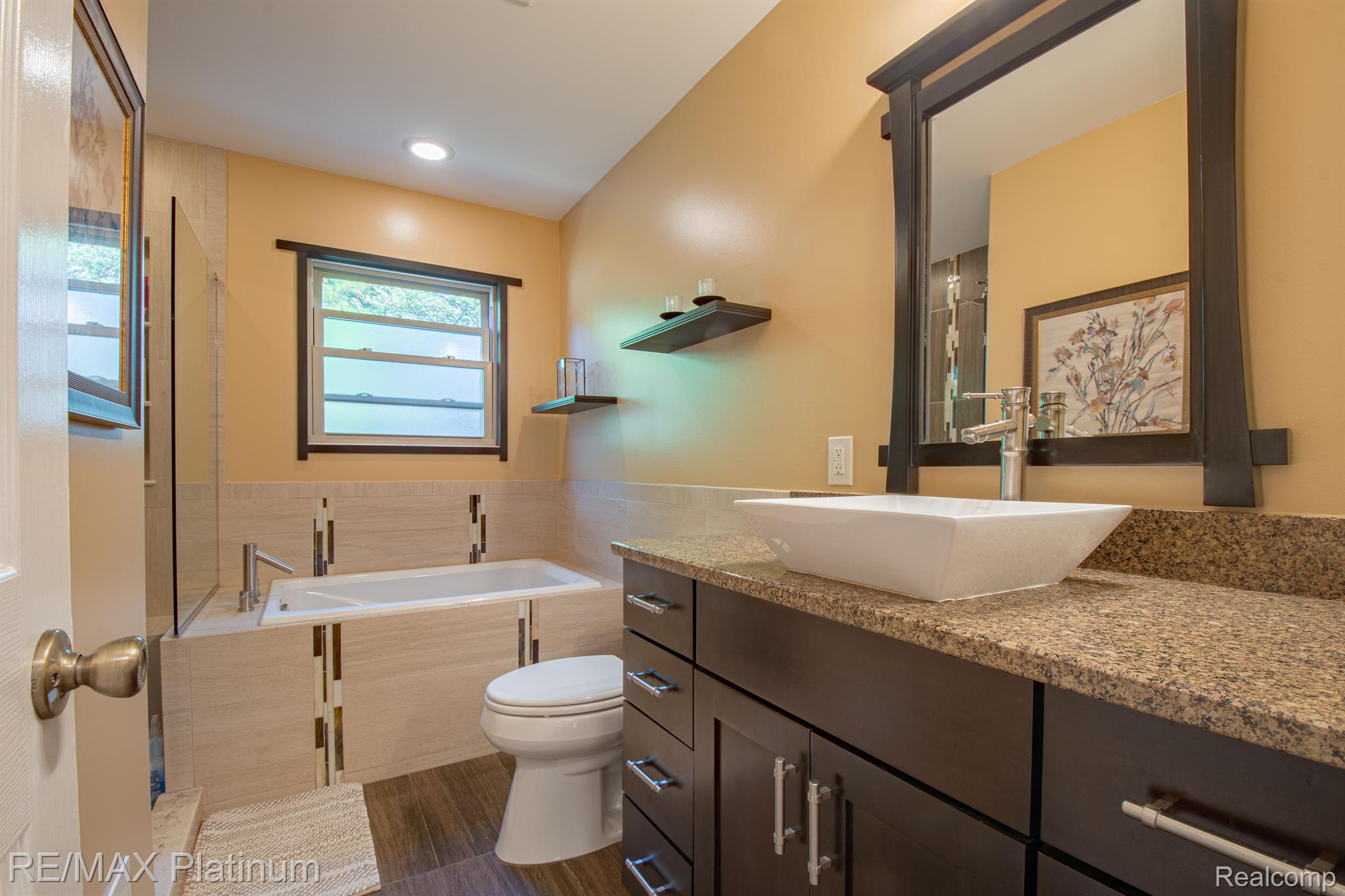 19050 CANTERBURY Drive