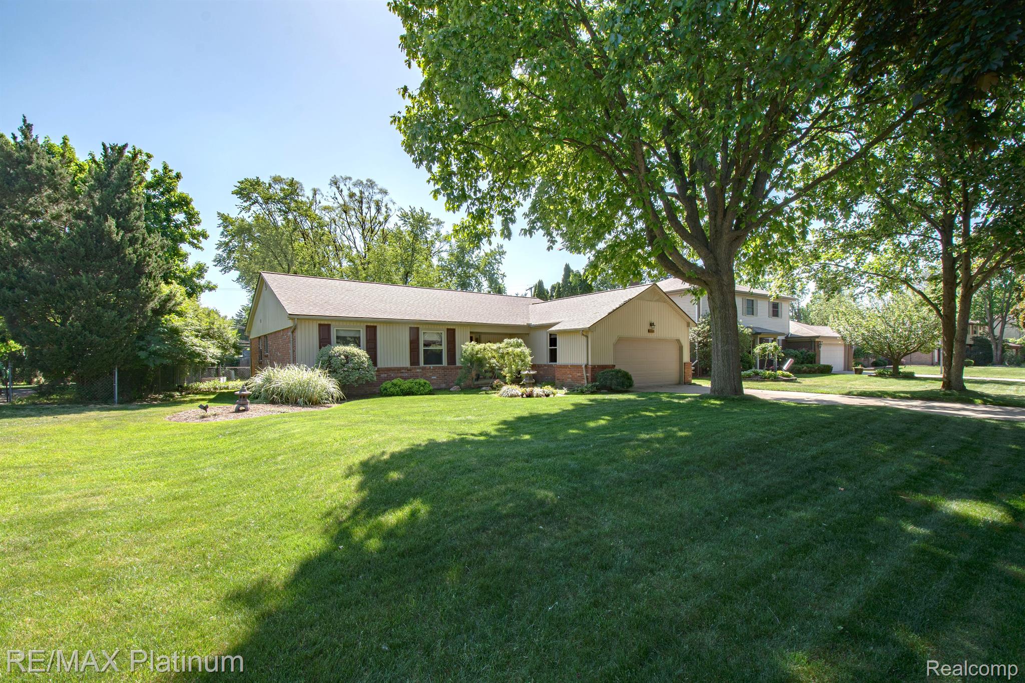 19050 CANTERBURY Drive