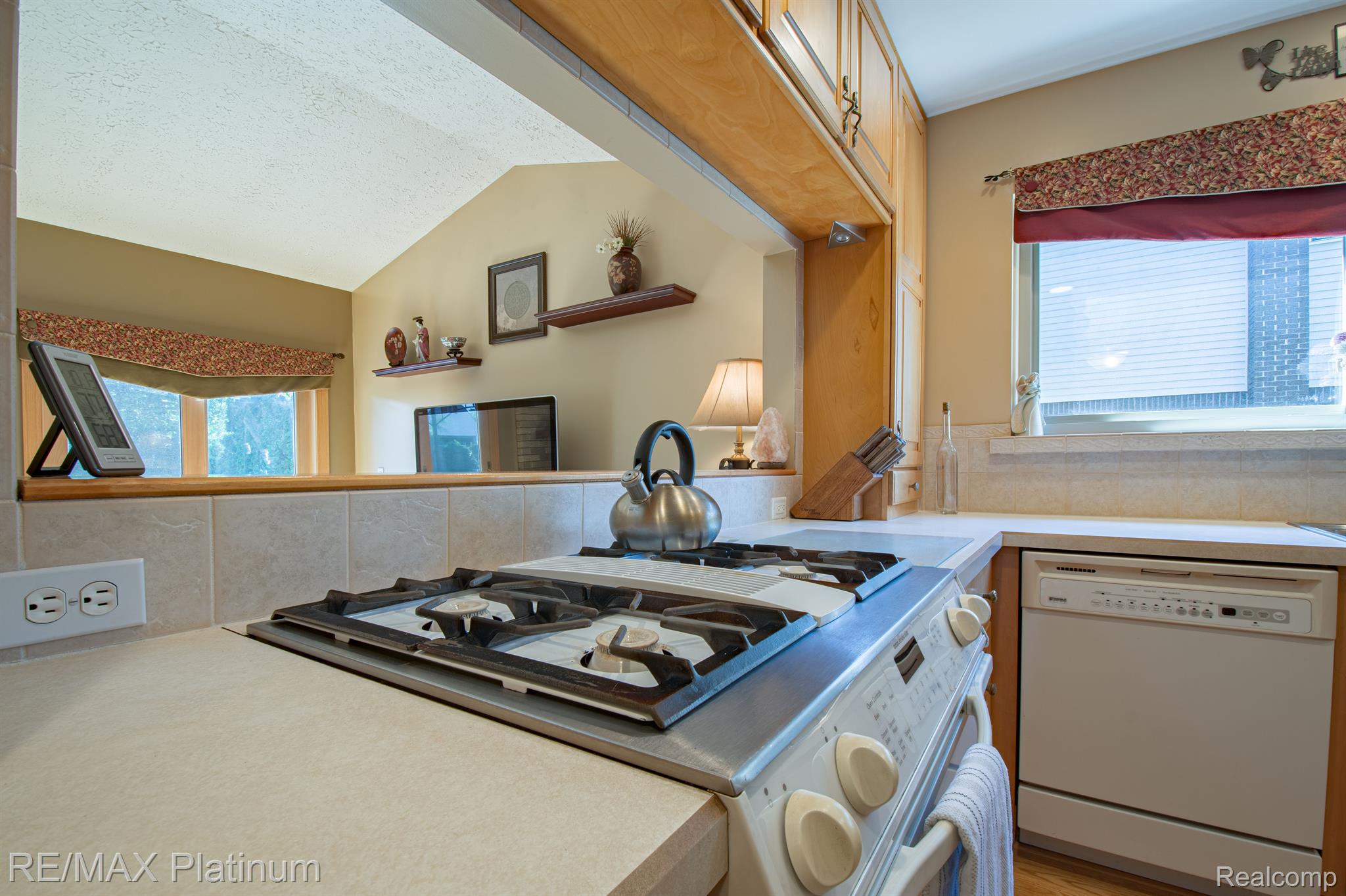 19050 CANTERBURY Drive