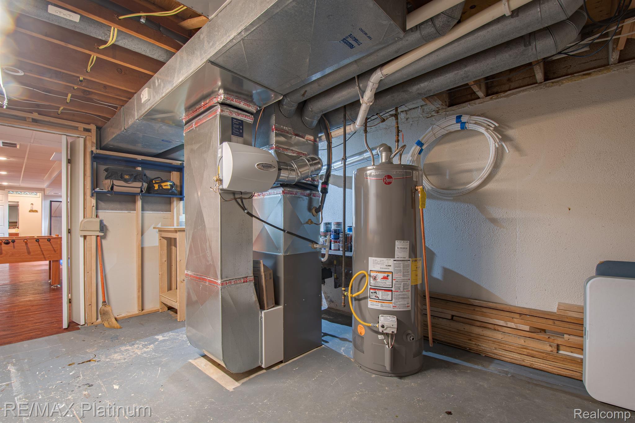 19050 CANTERBURY Drive