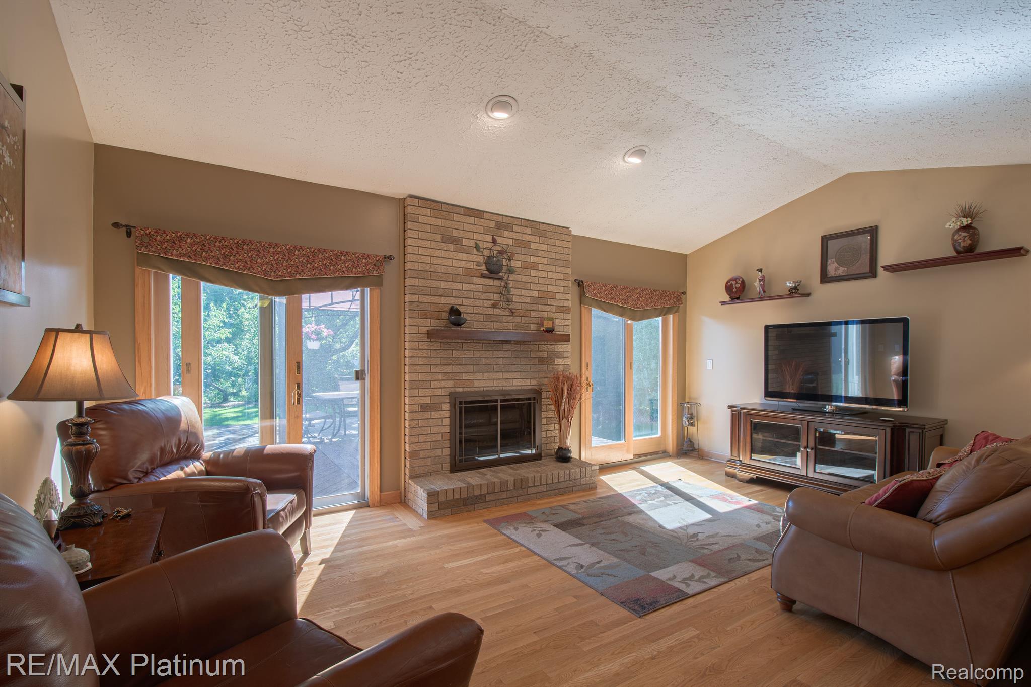 19050 CANTERBURY Drive