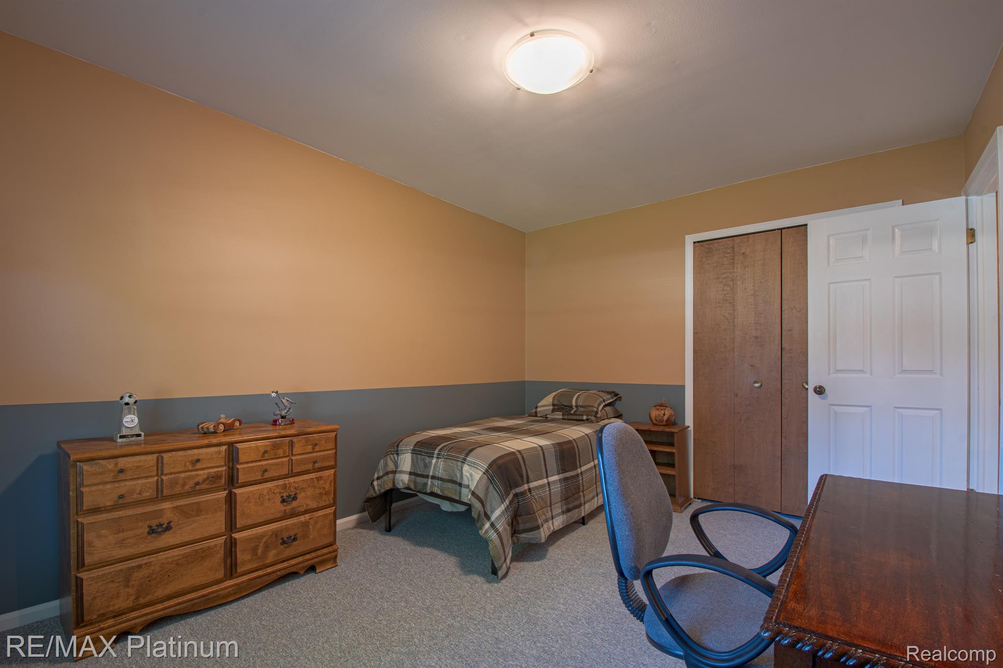 19050 CANTERBURY Drive