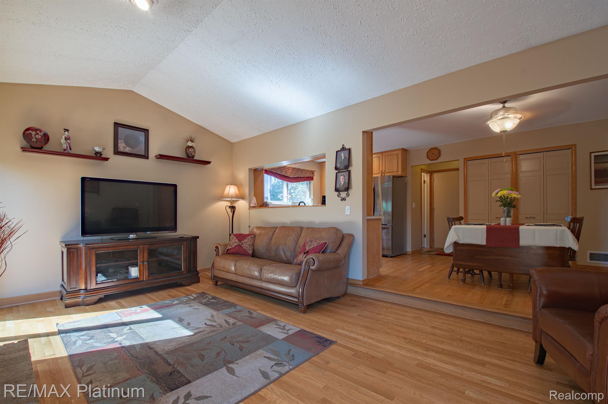 19050 CANTERBURY Drive