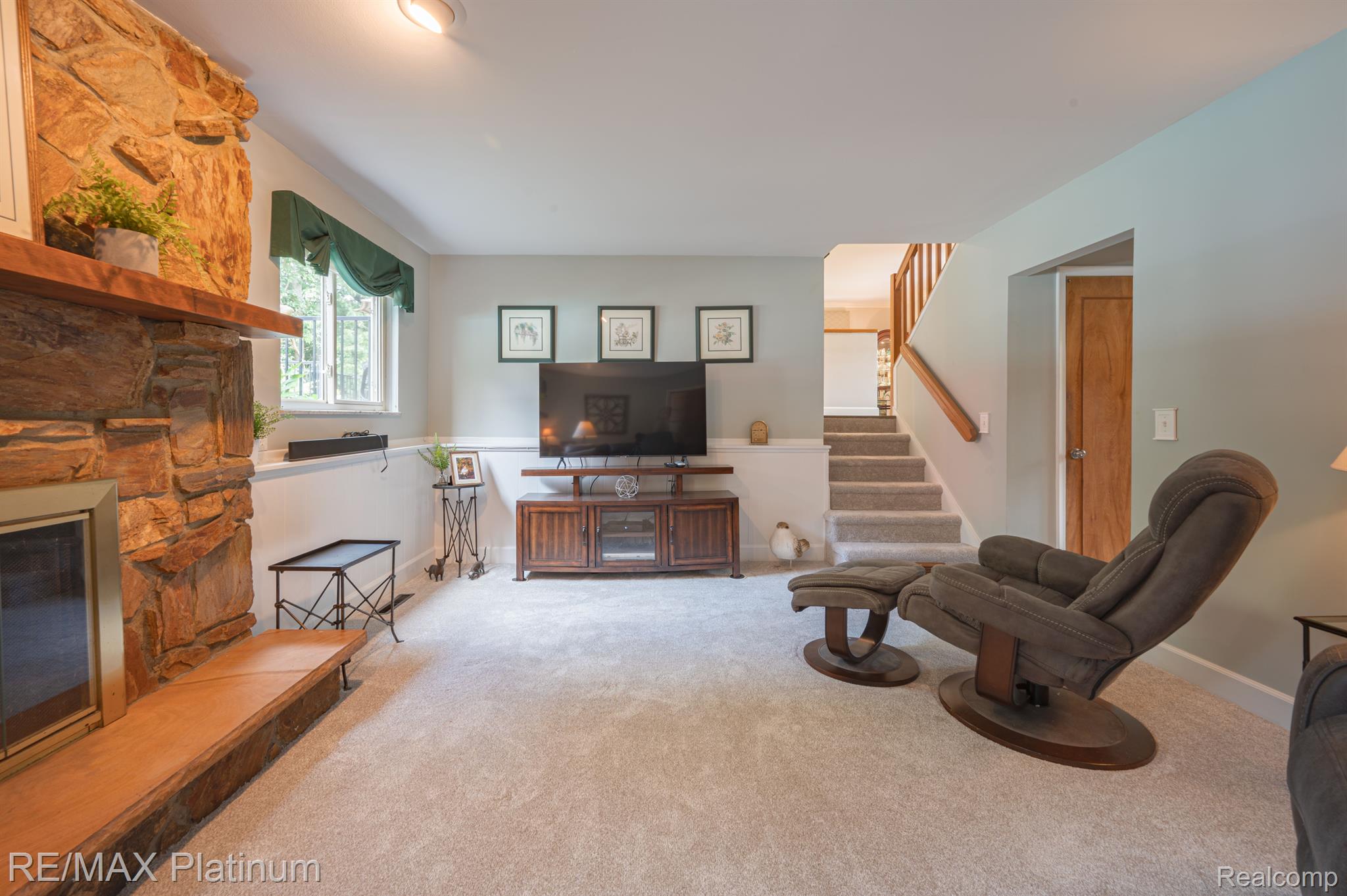12163 JEFFERS Lane