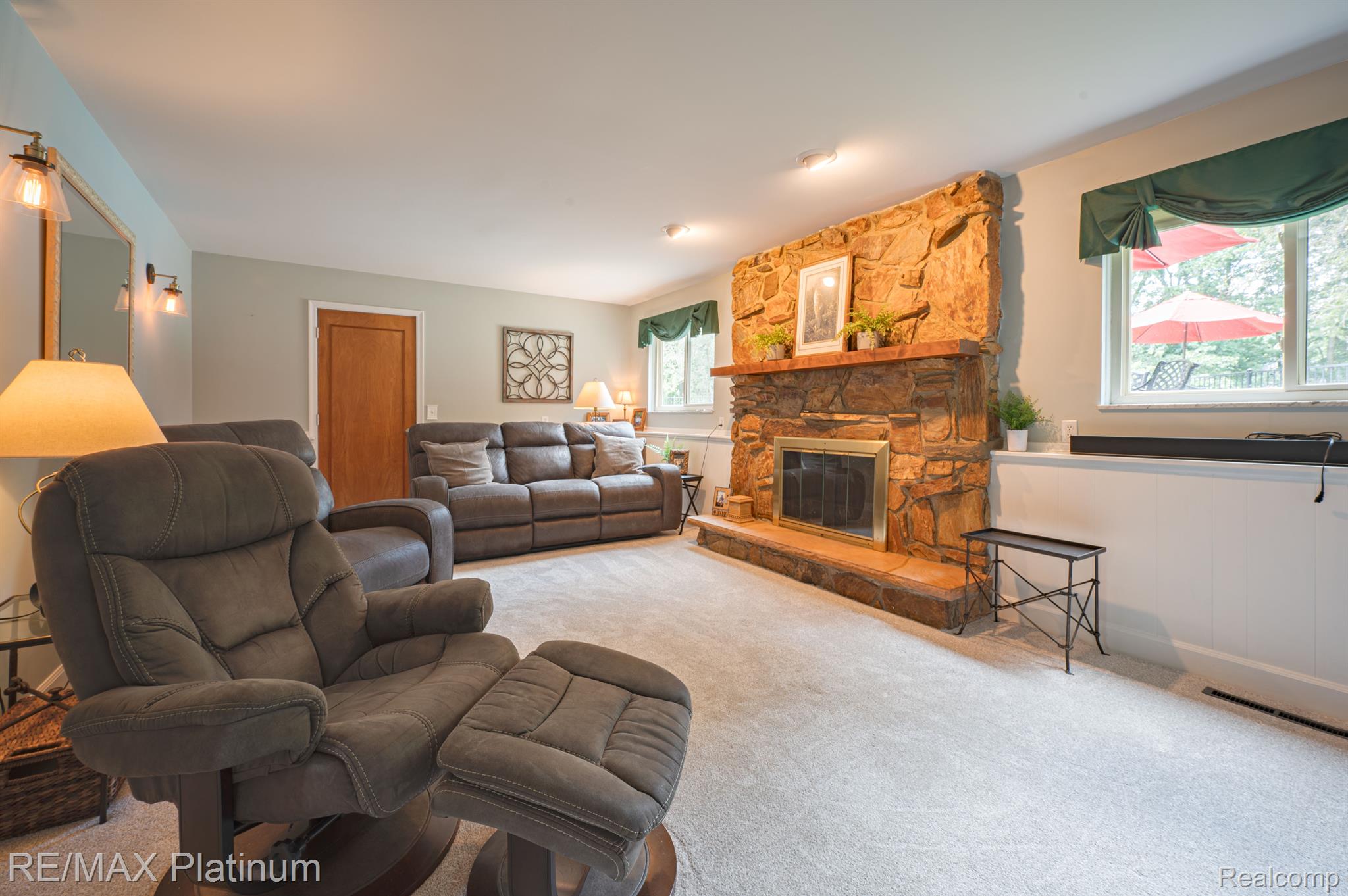 12163 JEFFERS Lane