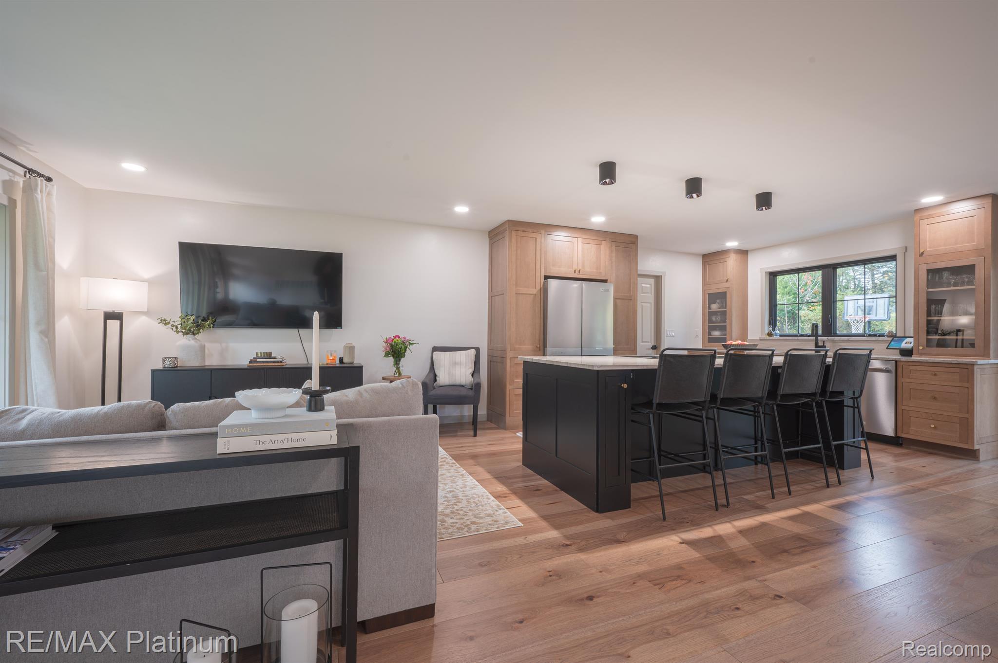 11351 MANCHESTER Drive