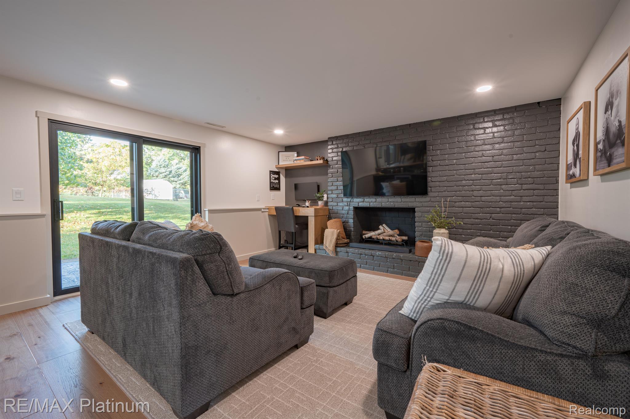 11351 MANCHESTER Drive