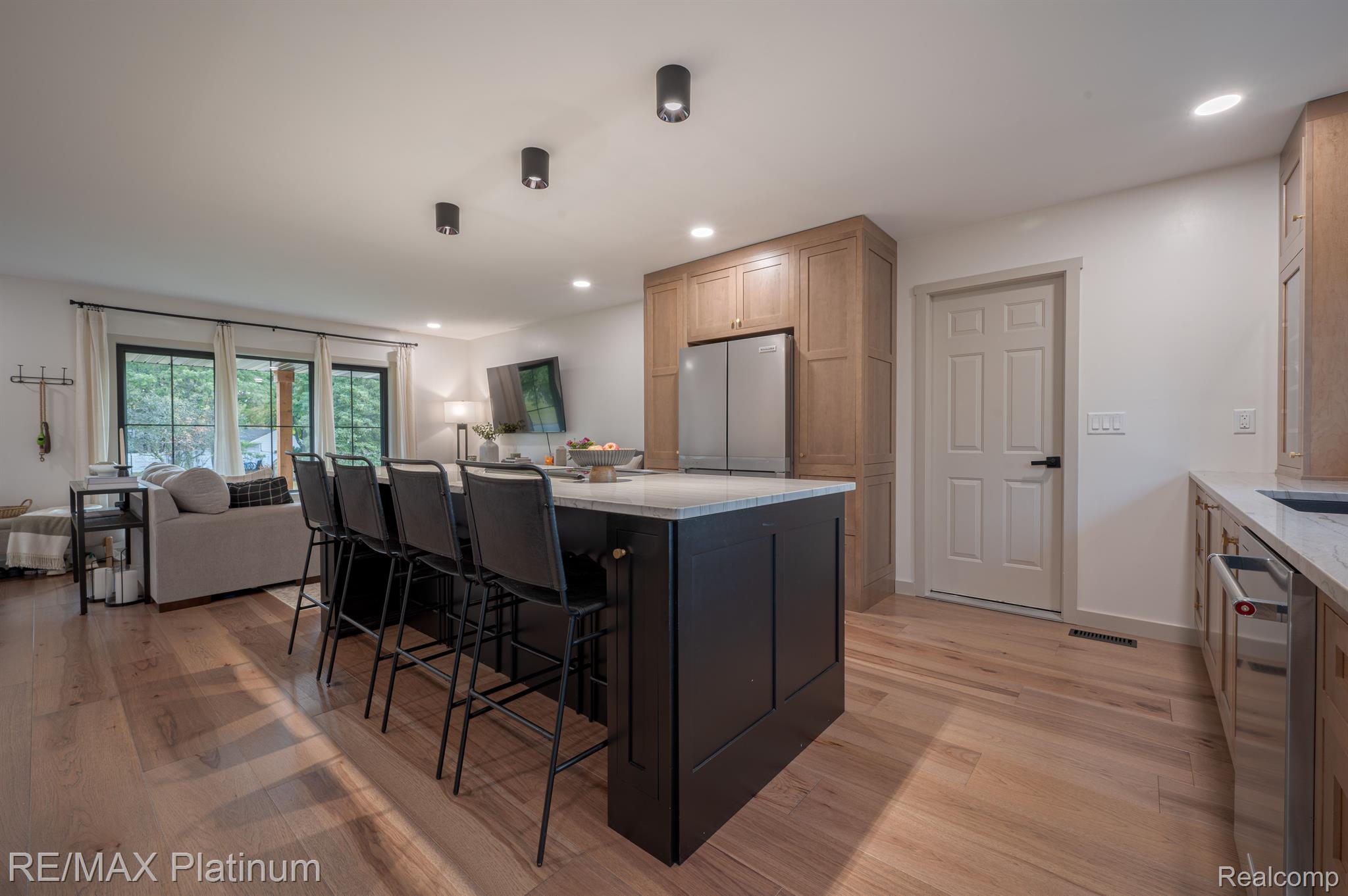 11351 MANCHESTER Drive