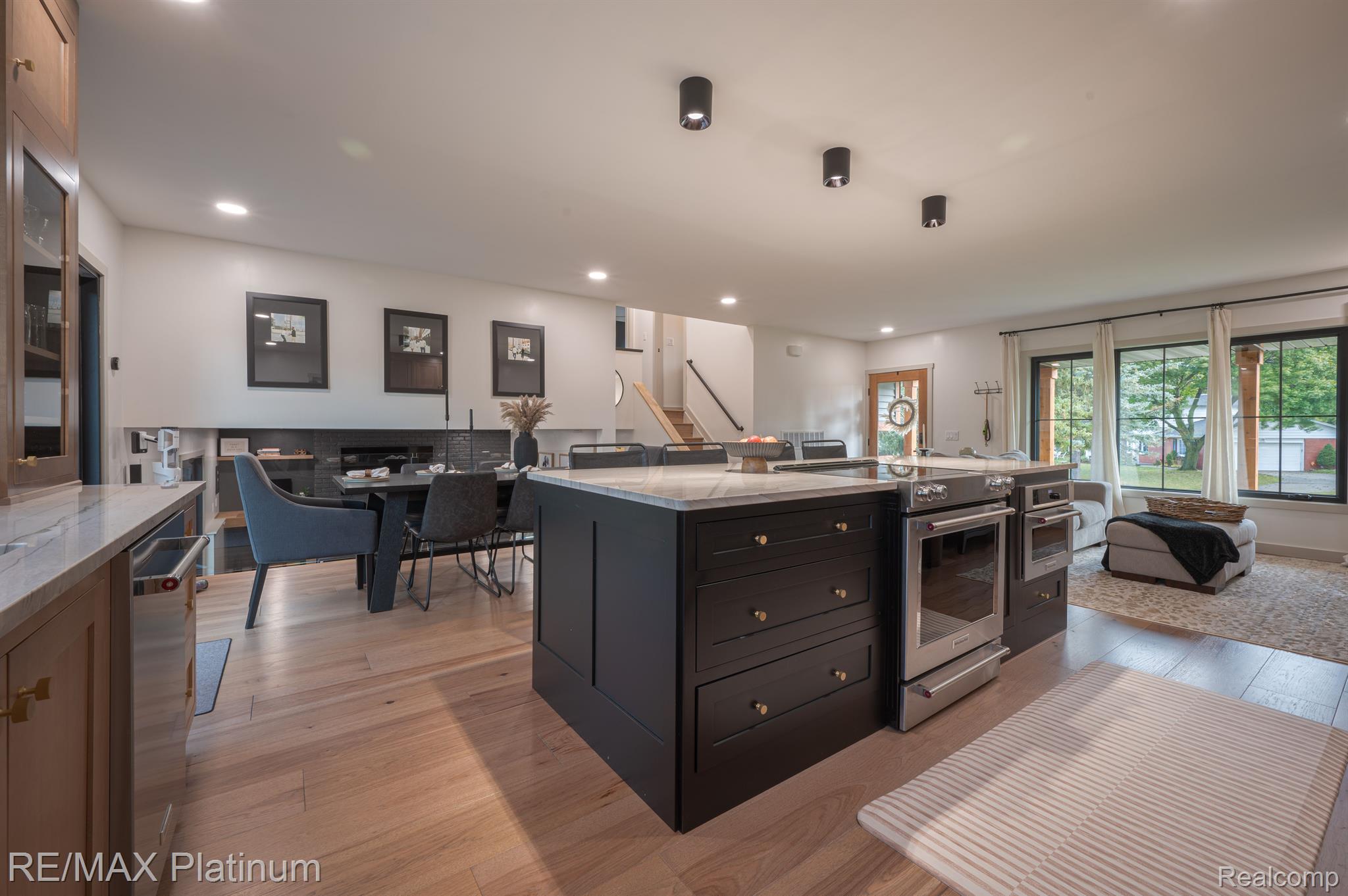 11351 MANCHESTER Drive