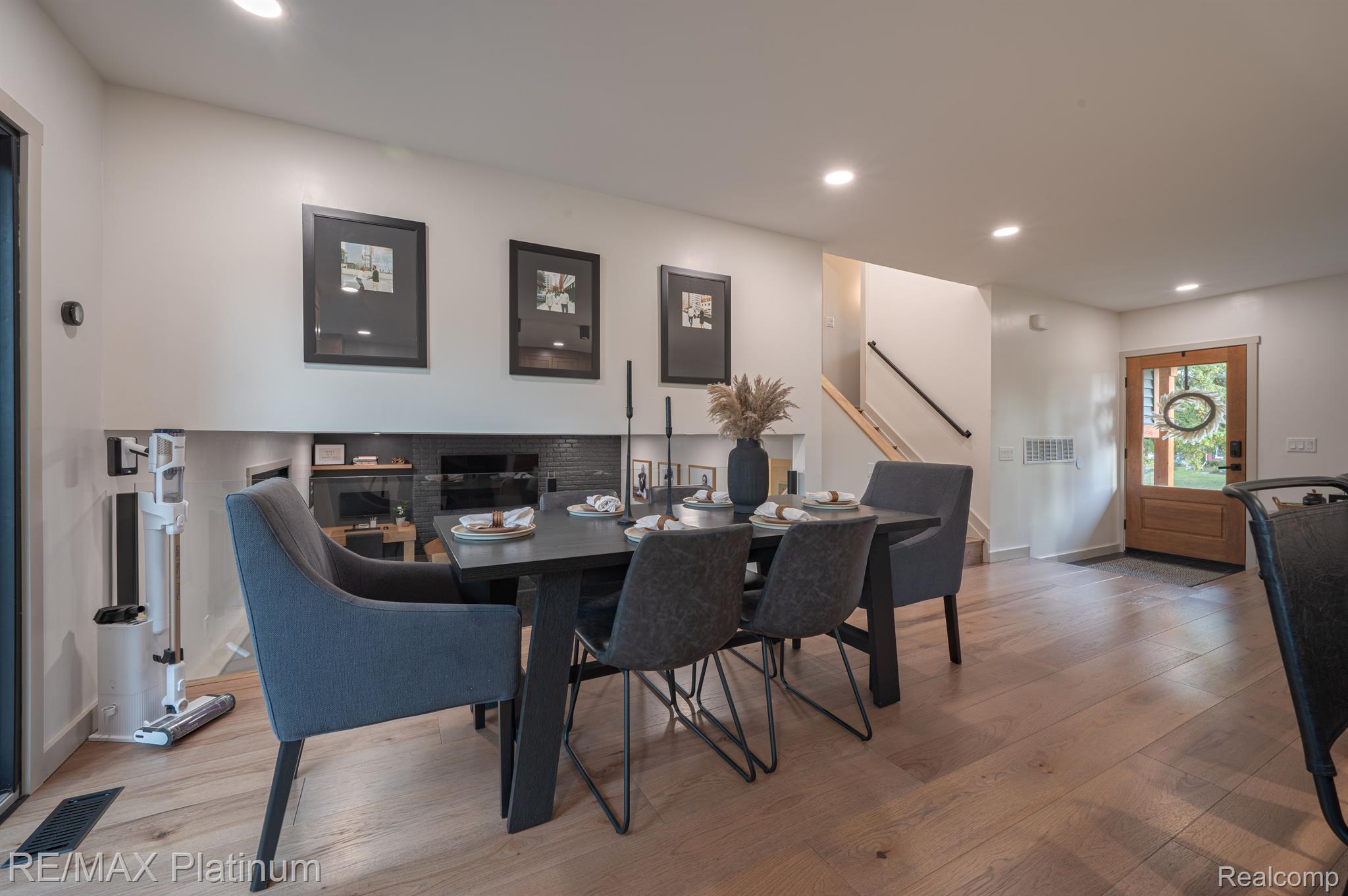 11351 MANCHESTER Drive