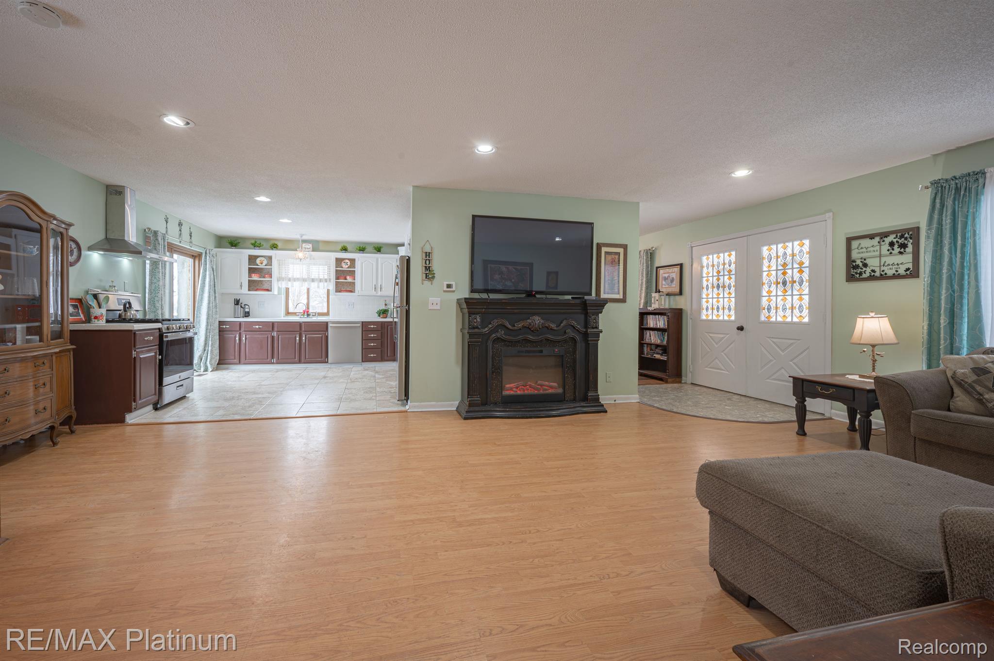 12518 SEYMOUR Road