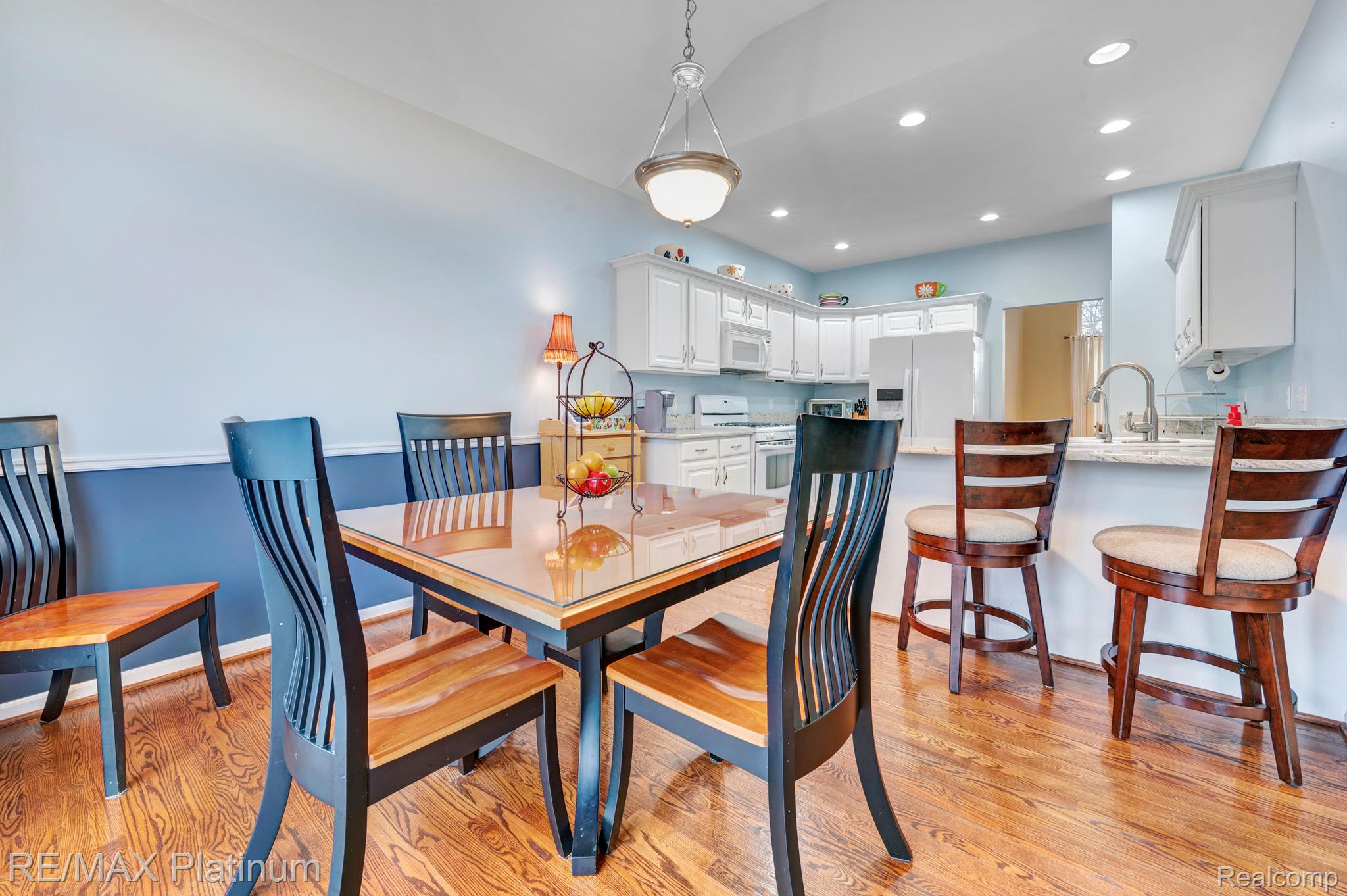 4308 Fountain View Court