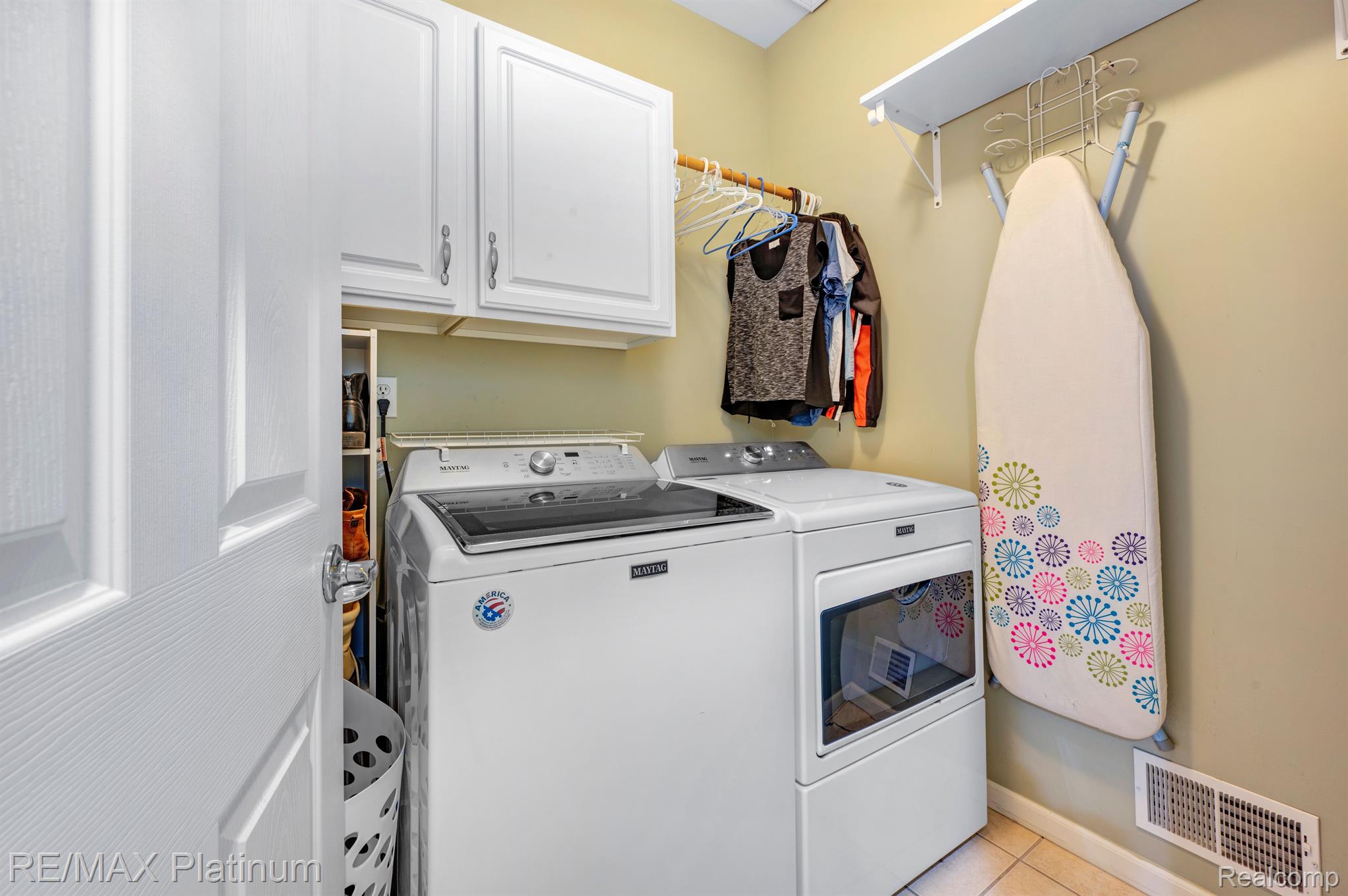 4308 Fountain View Court