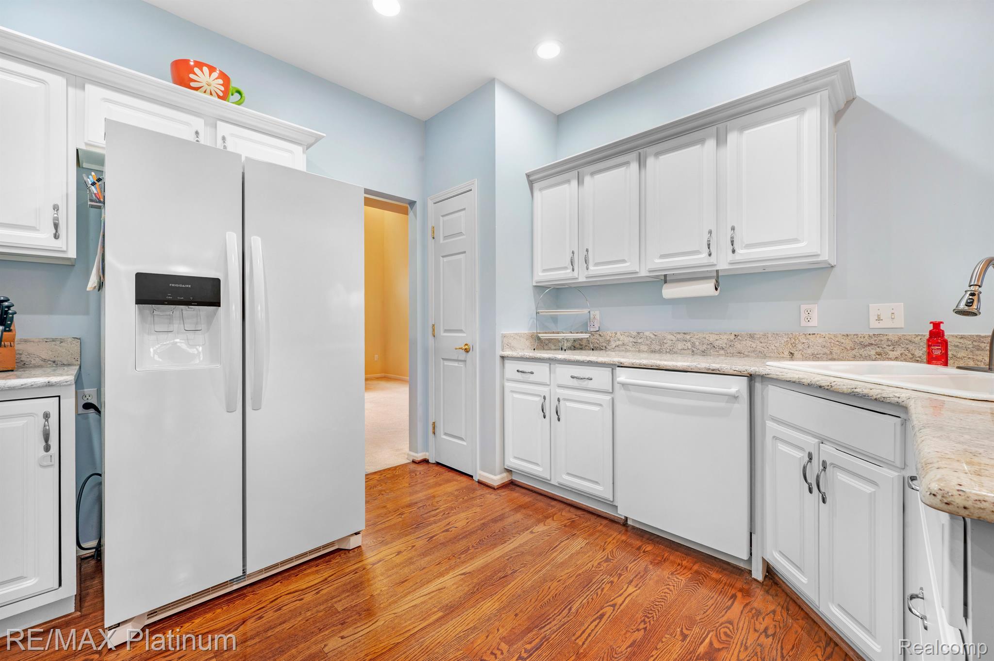 4308 Fountain View Court