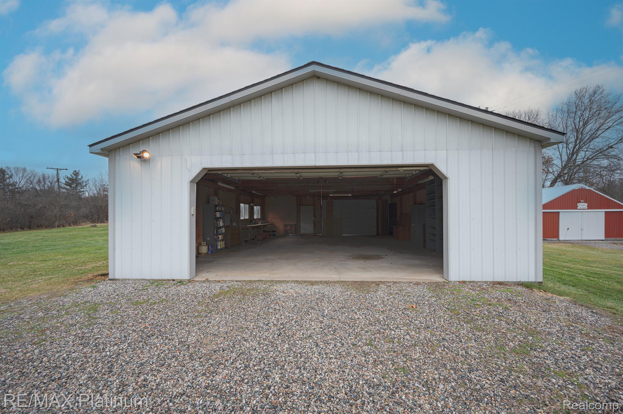 850 W MAPLE Road