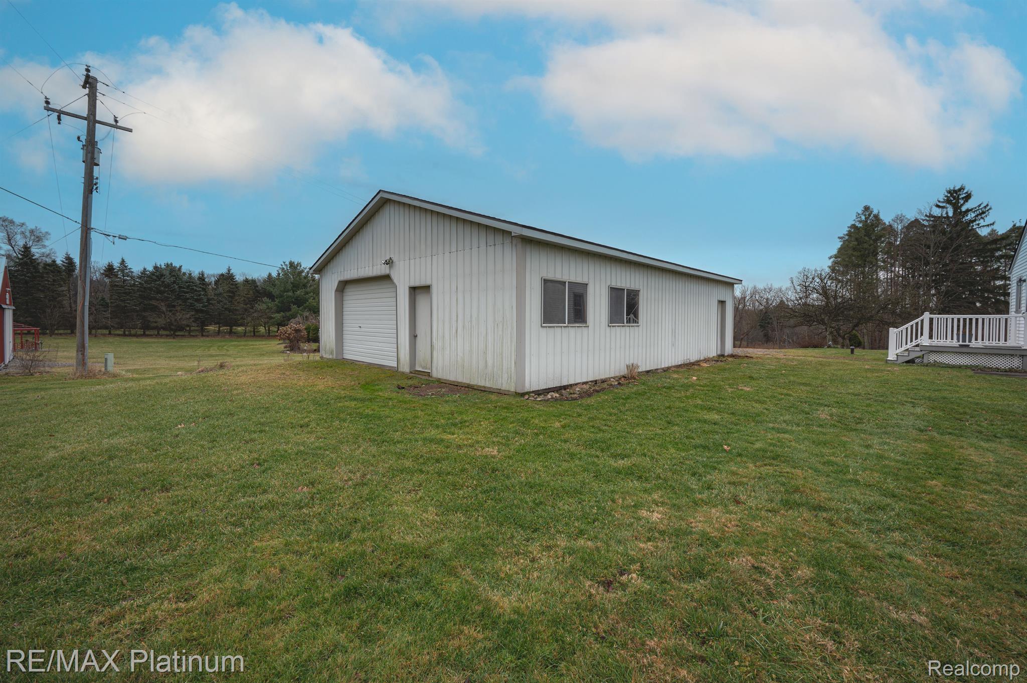 850 W MAPLE Road