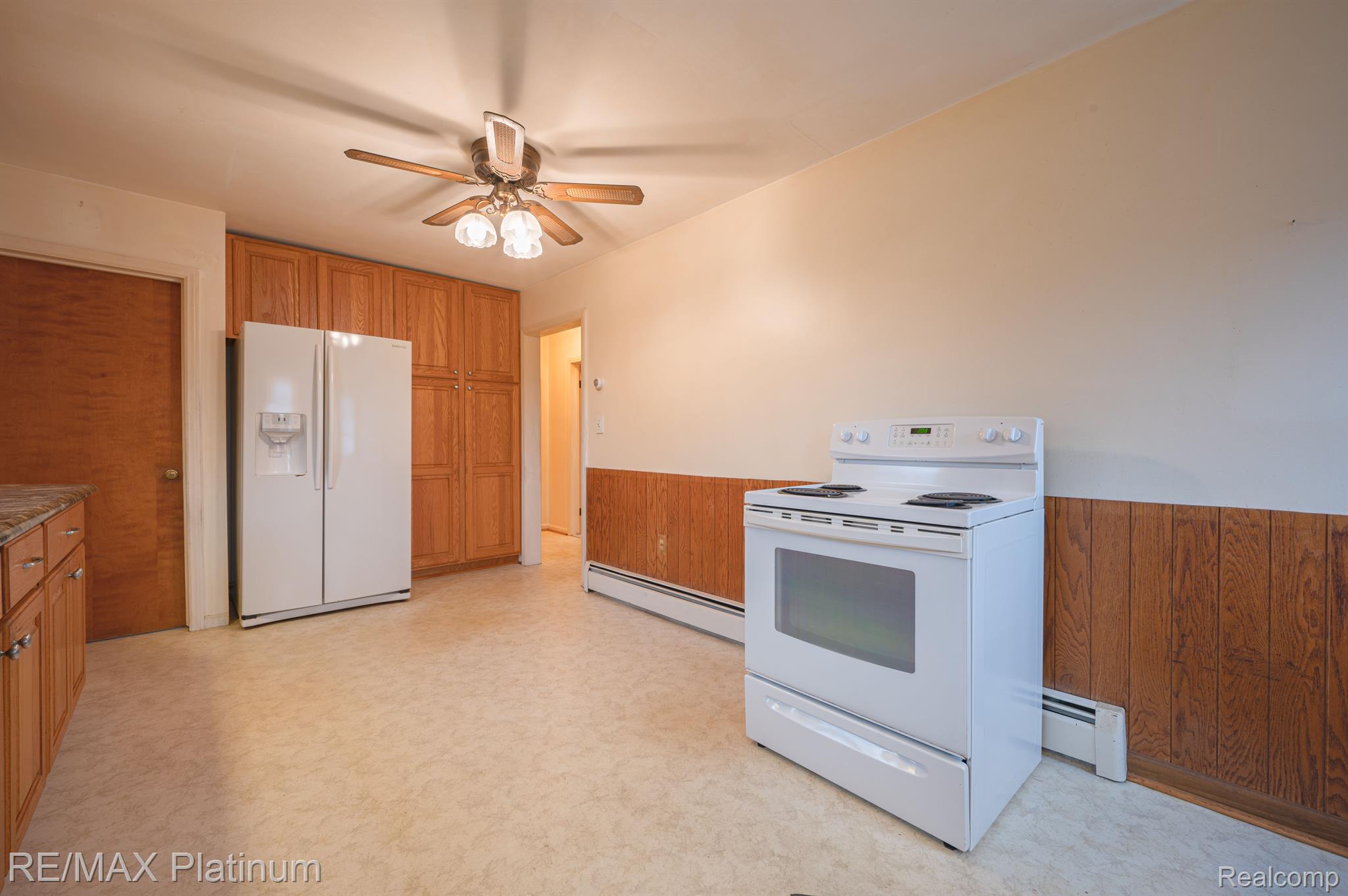 850 W MAPLE Road