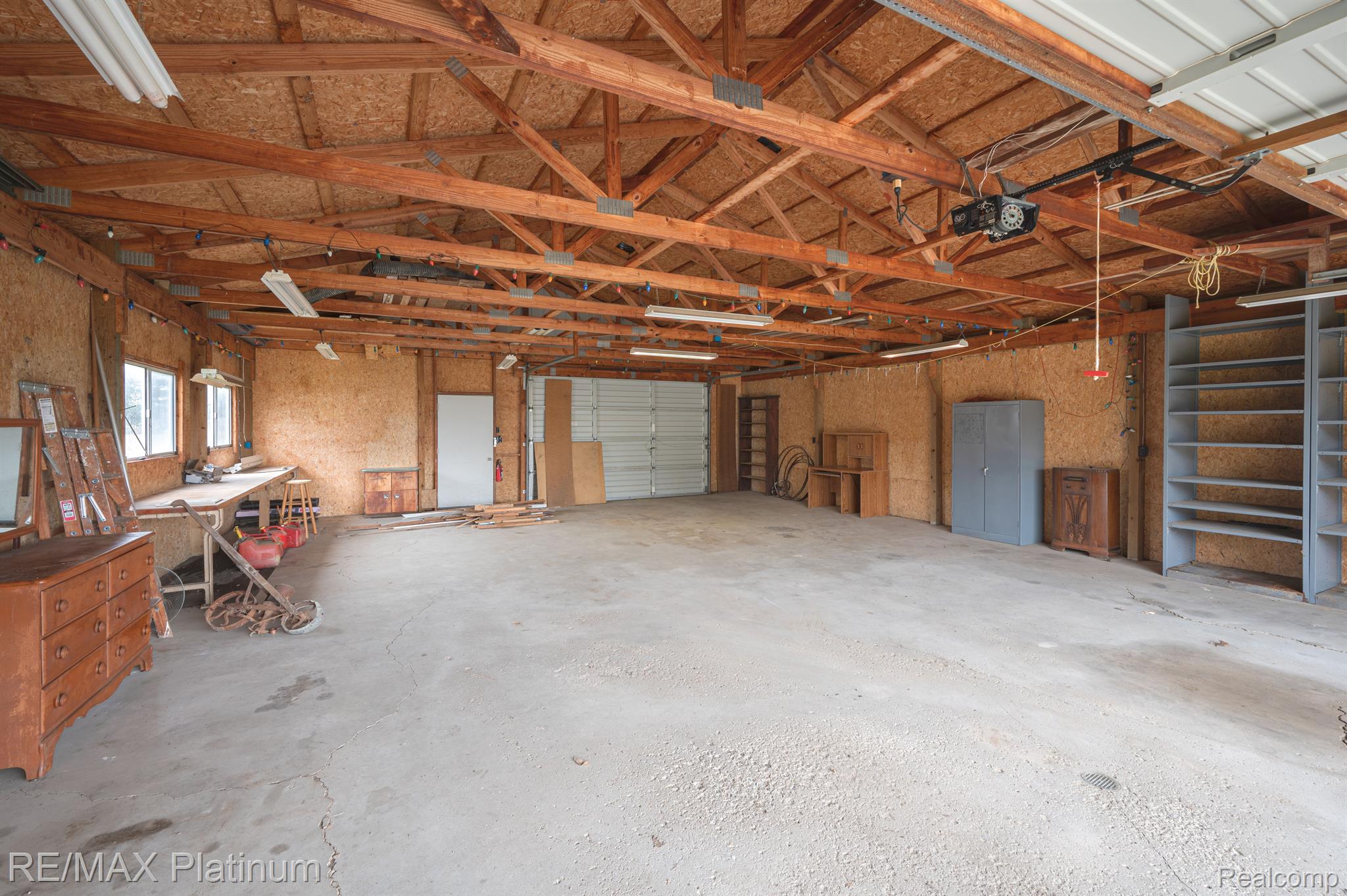 850 W MAPLE Road