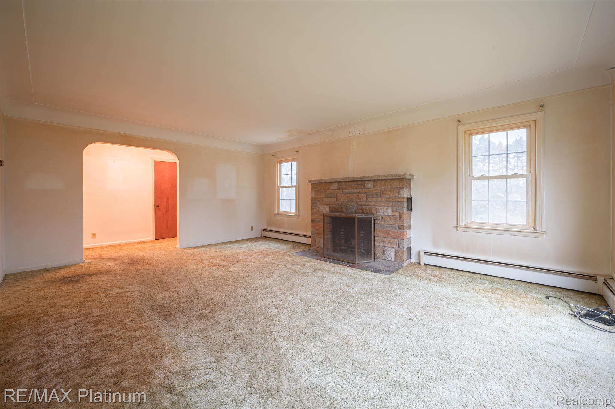 850 W MAPLE Road