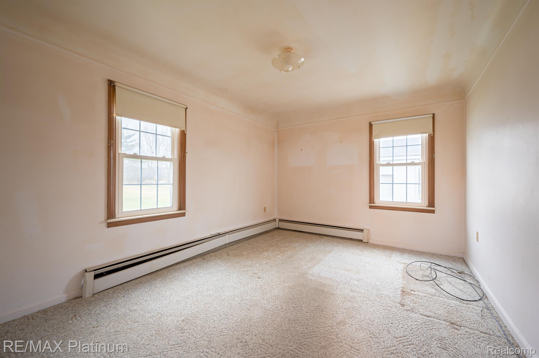 850 W MAPLE Road