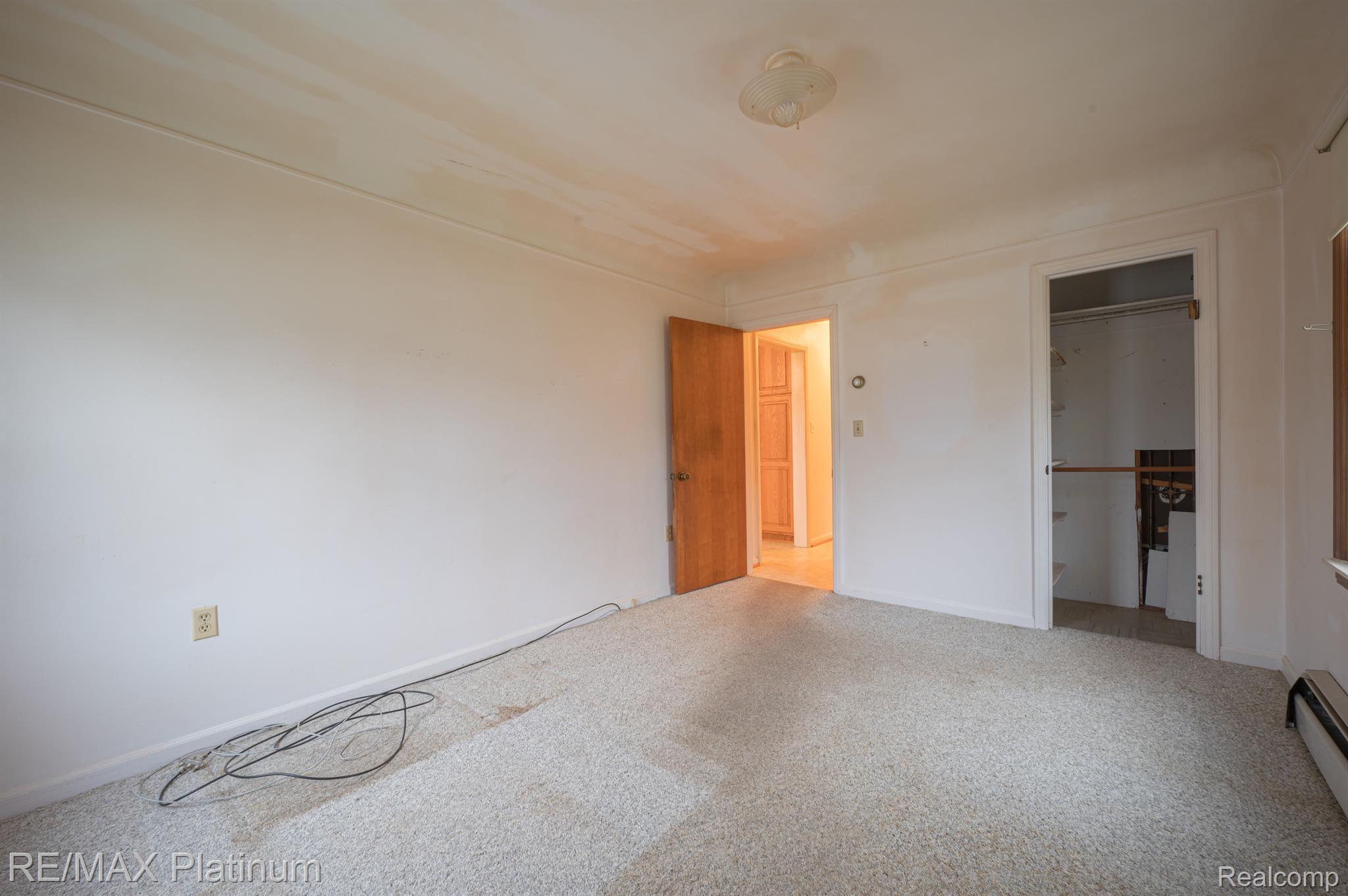 850 W MAPLE Road